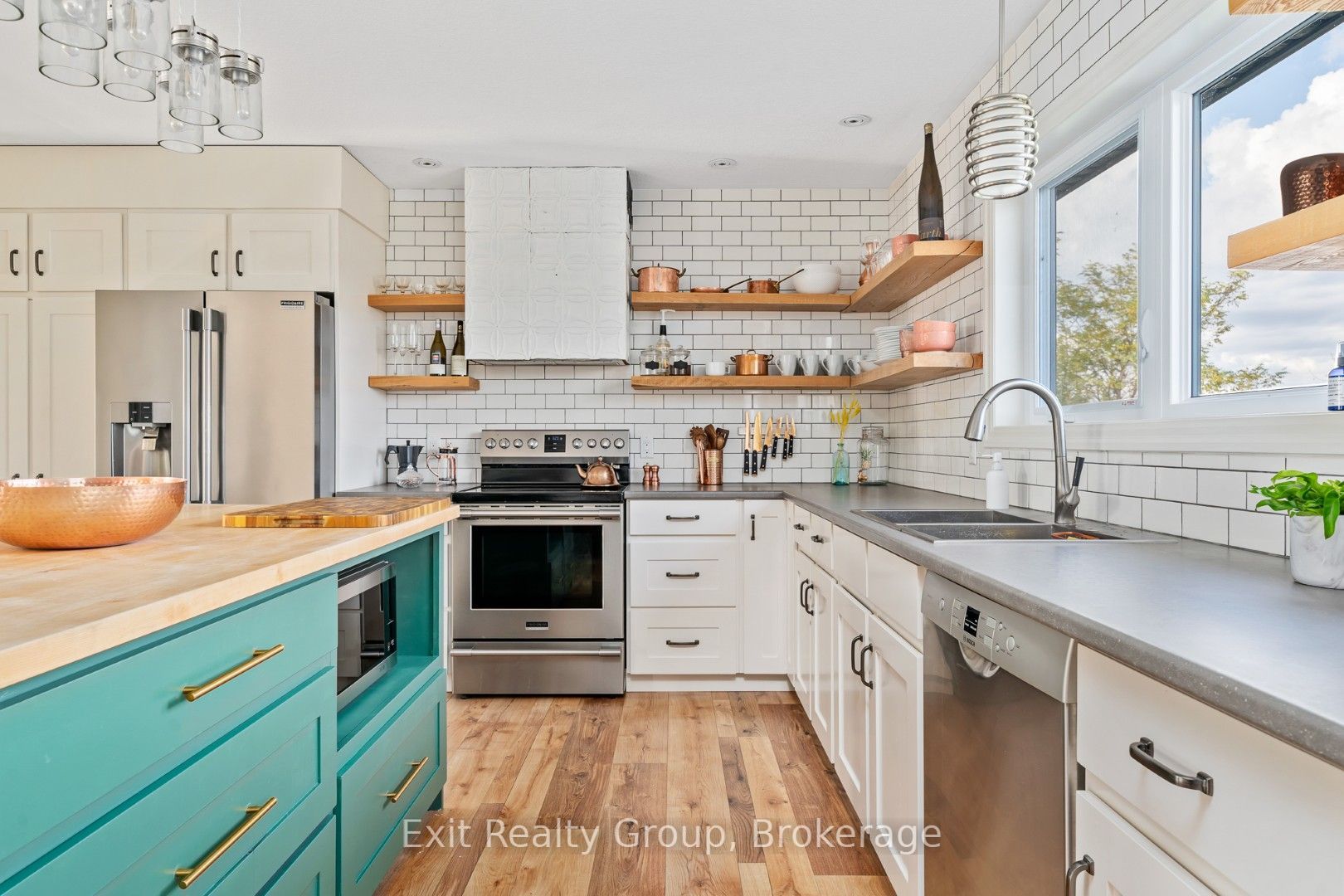 20858 Loyalist Parkway, Prince Edward County, ON K0K 1L0 photo 4
