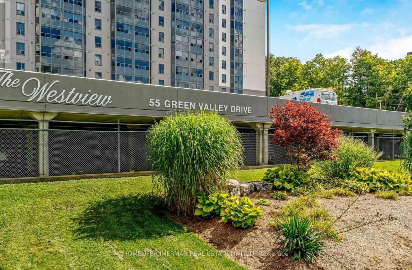 55 Green Valley Drive 804, Kitchener, ON N2P 1Z6 photo 2