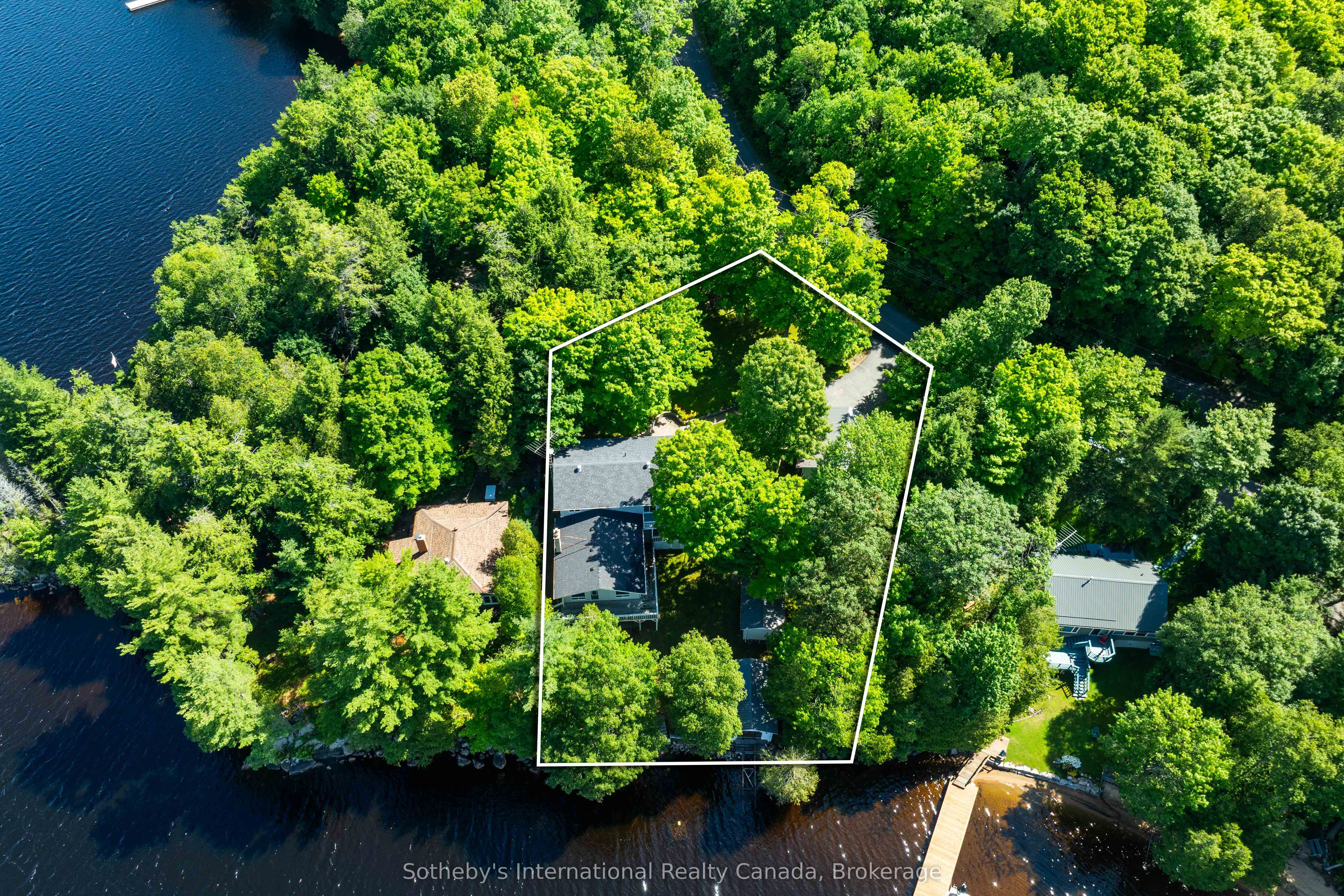 326 CHIKOPI Road, Magnetawan, ON P0A 1P0 photo 2