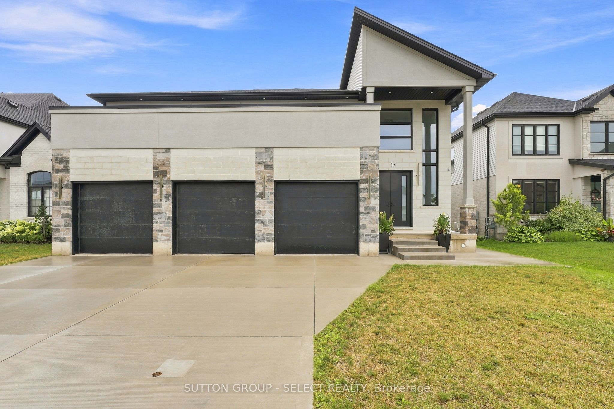 17 Arrowwood Path, Middlesex Centre, ON N0M 2A0