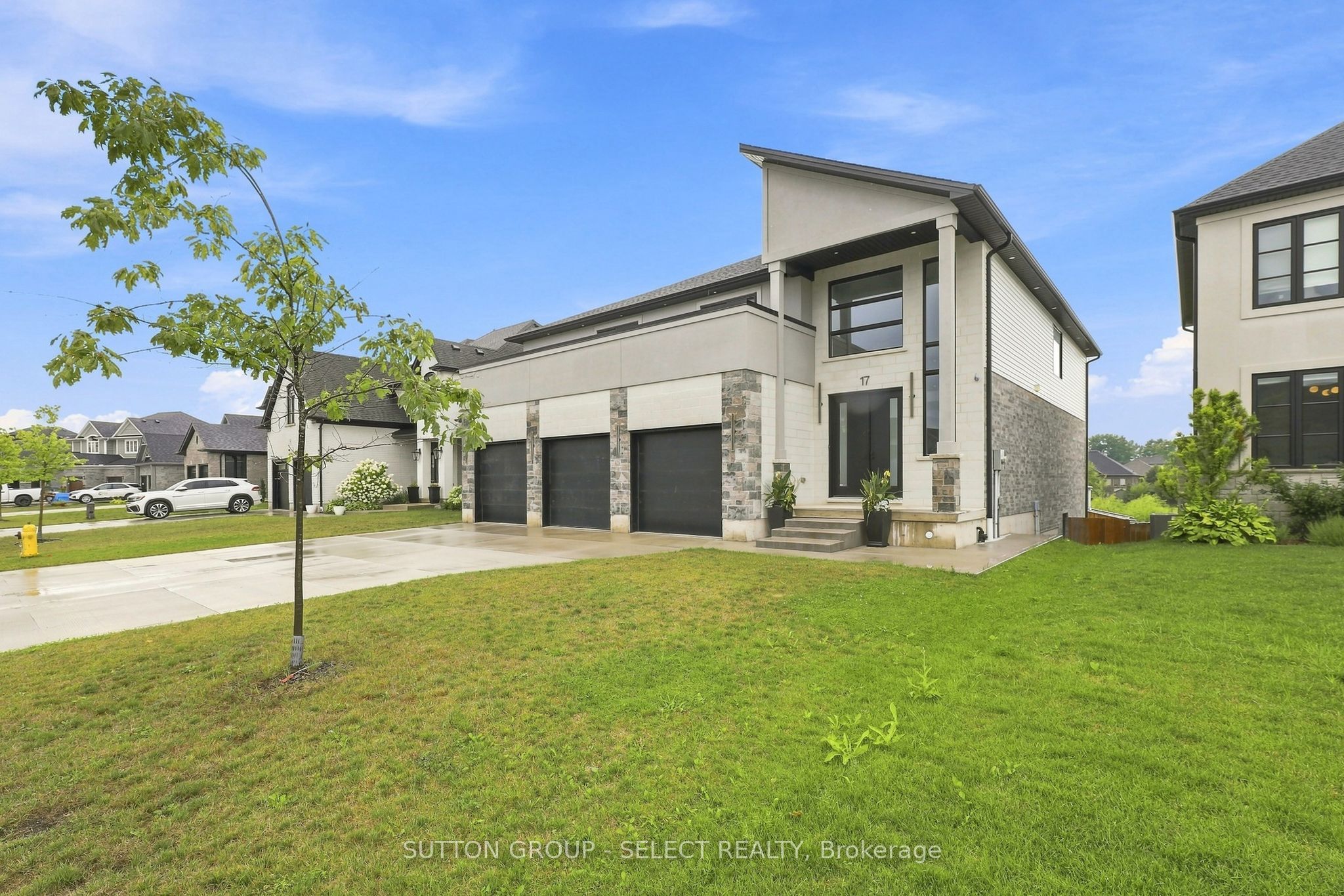 17 Arrowwood Path, Middlesex Centre, ON N0M 2A0 photo 3