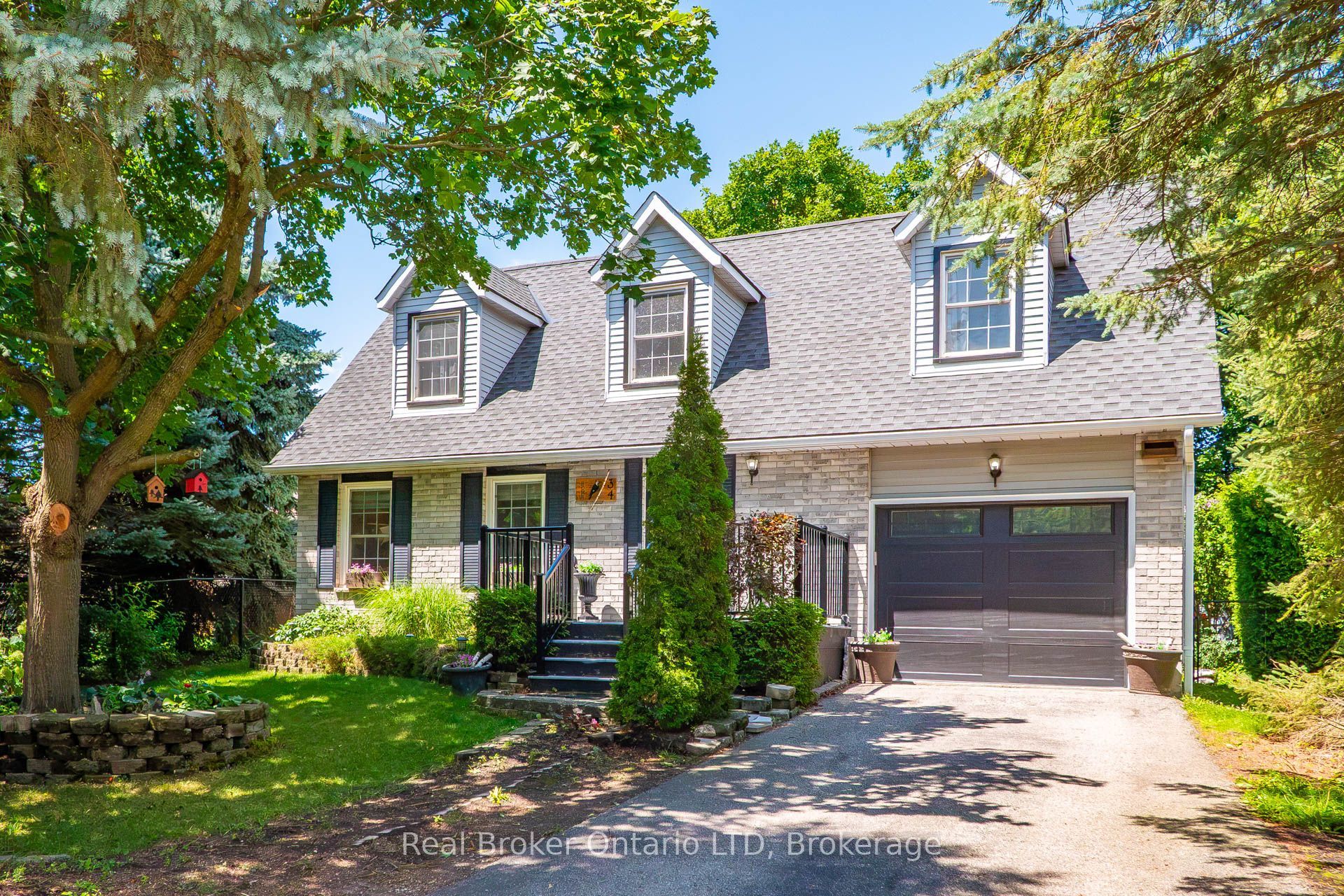34 Peachtree Crescent, Cambridge, ON N1S 4W5 photo 2
