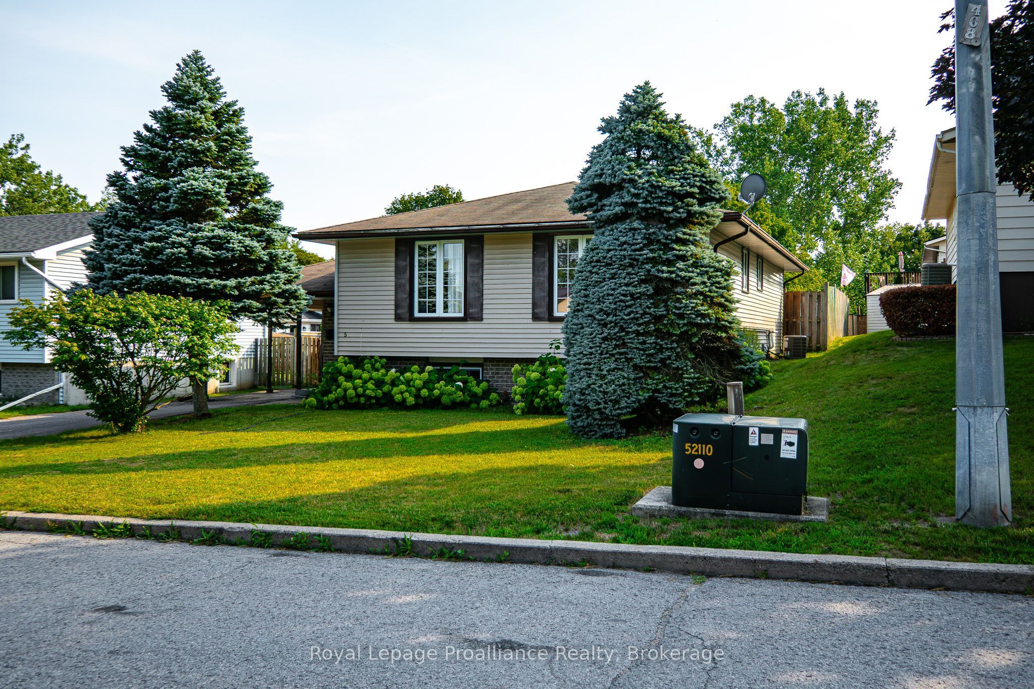 5 Van Alstine Drive, Quinte West, ON K8V 6K4 photo 3