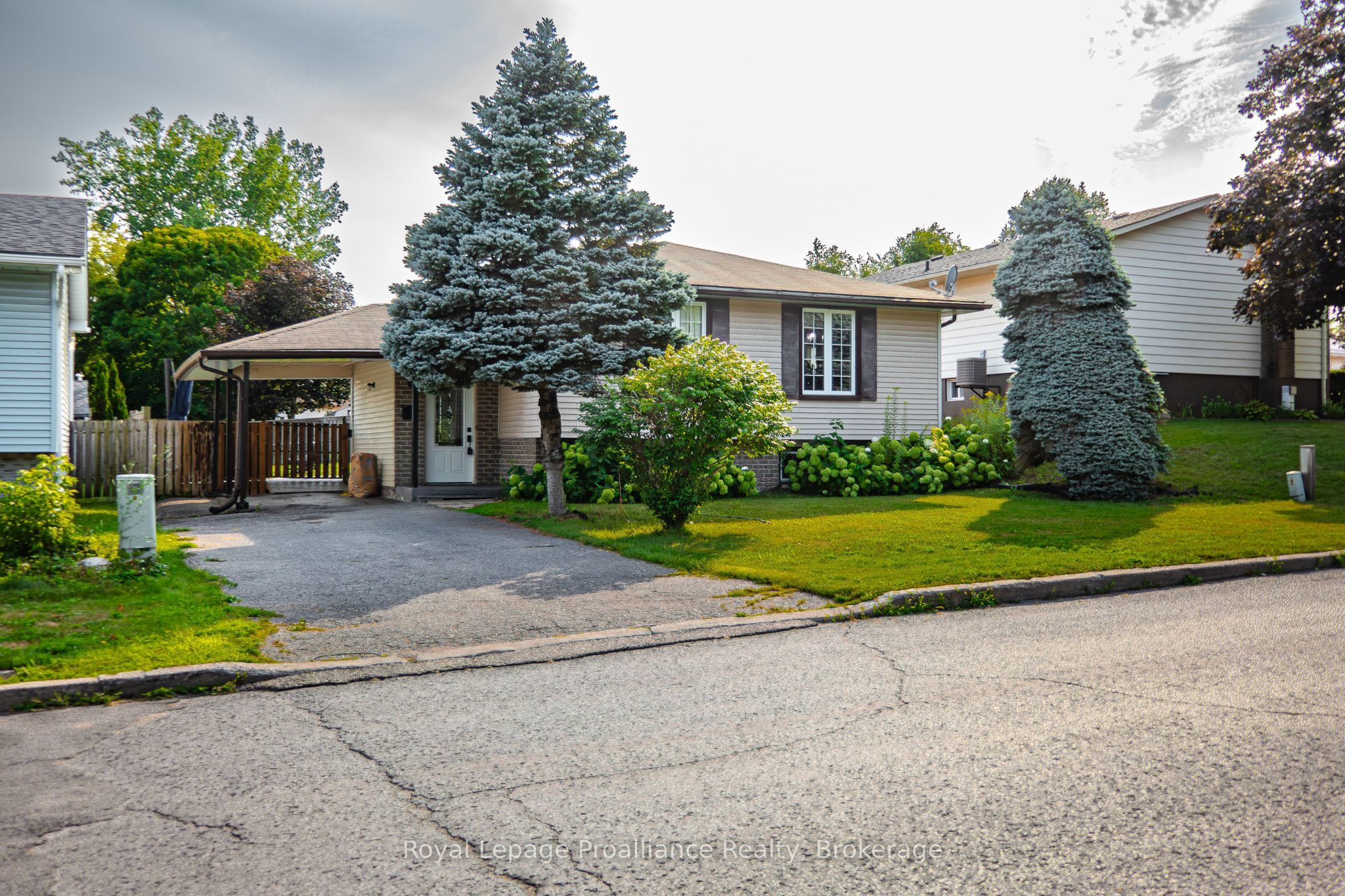 5 Van Alstine Drive, Quinte West, ON K8V 6K4 photo 4