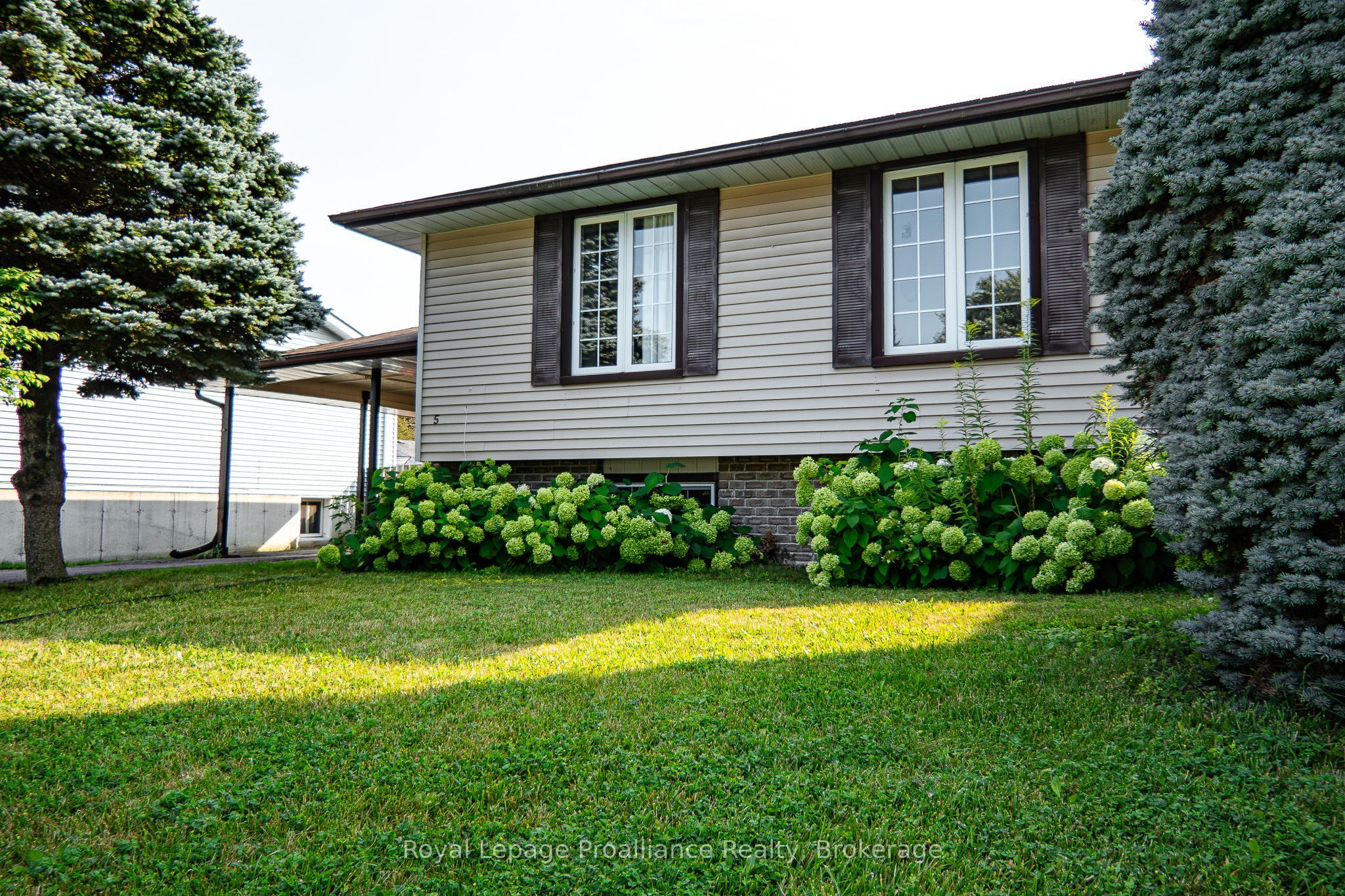 5 Van Alstine Drive, Quinte West, ON K8V 6K4 photo 5