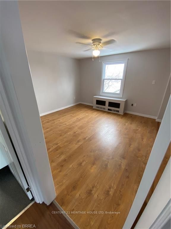 70 Grandview Street 3, Brantford, ON N3R 6X2 photo 3