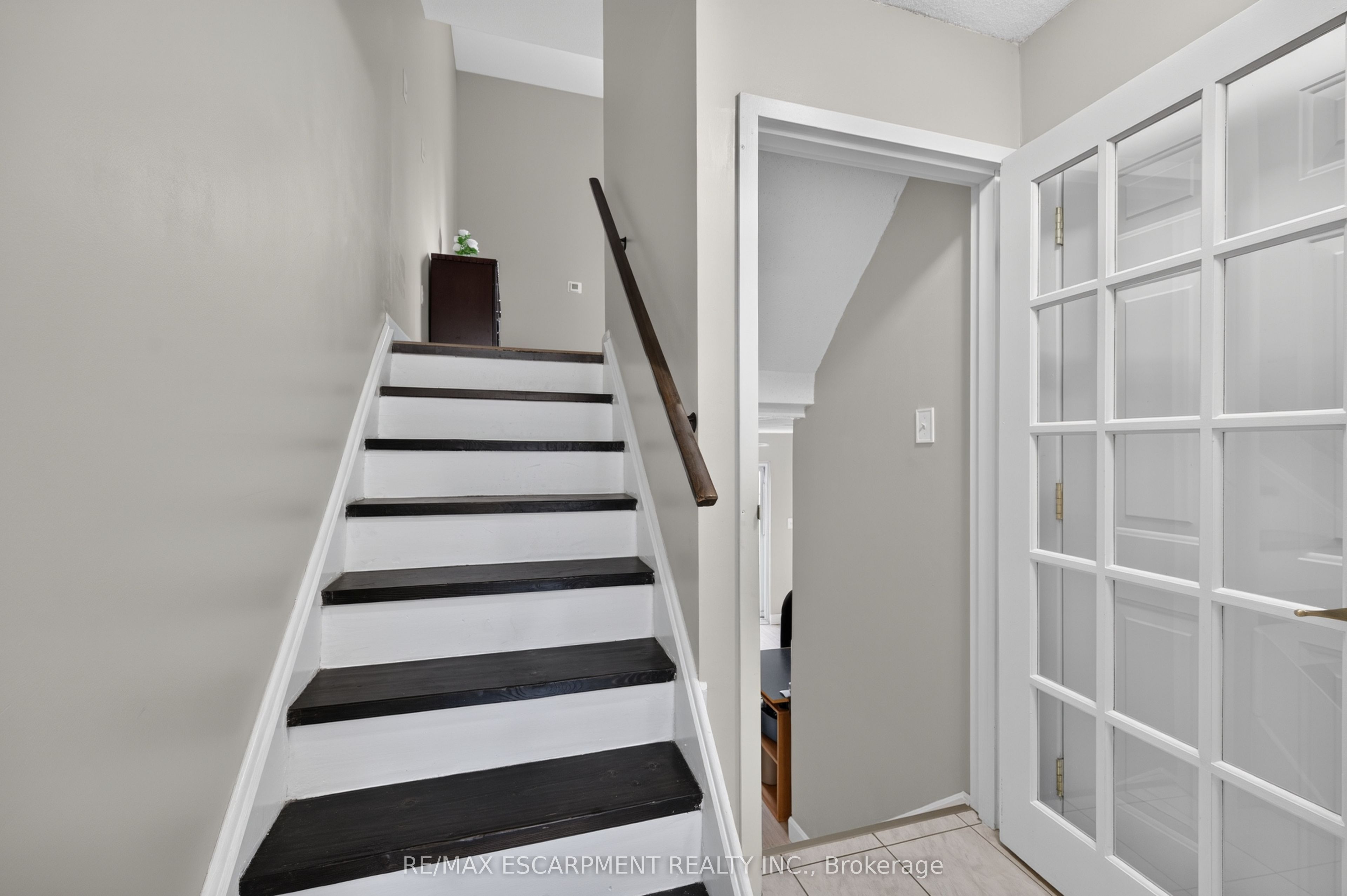 23 Rosedale Court, Hamilton, ON L8B 4G1 photo 5