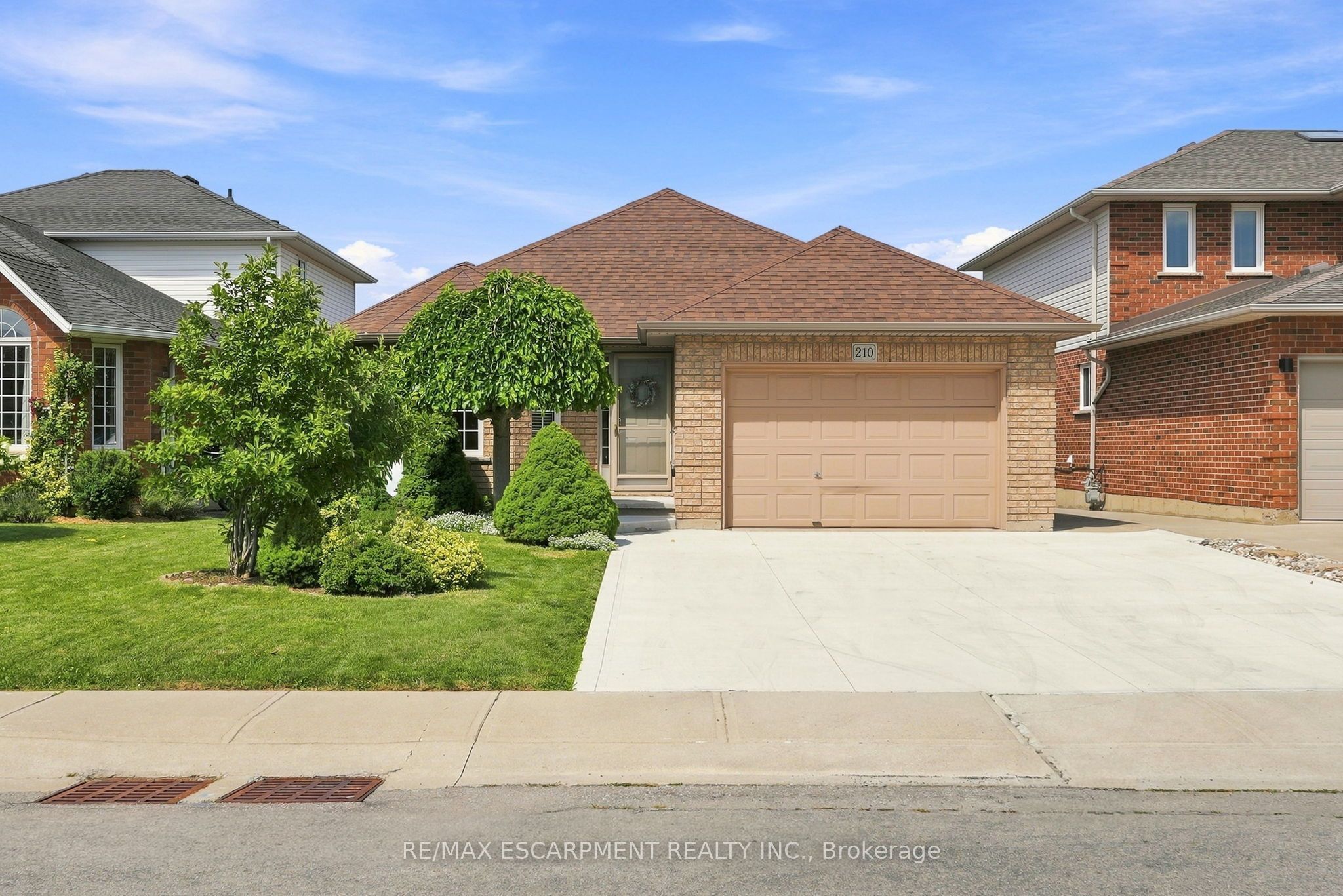 210 BASTILLE Street, Hamilton, ON L9B 2G5