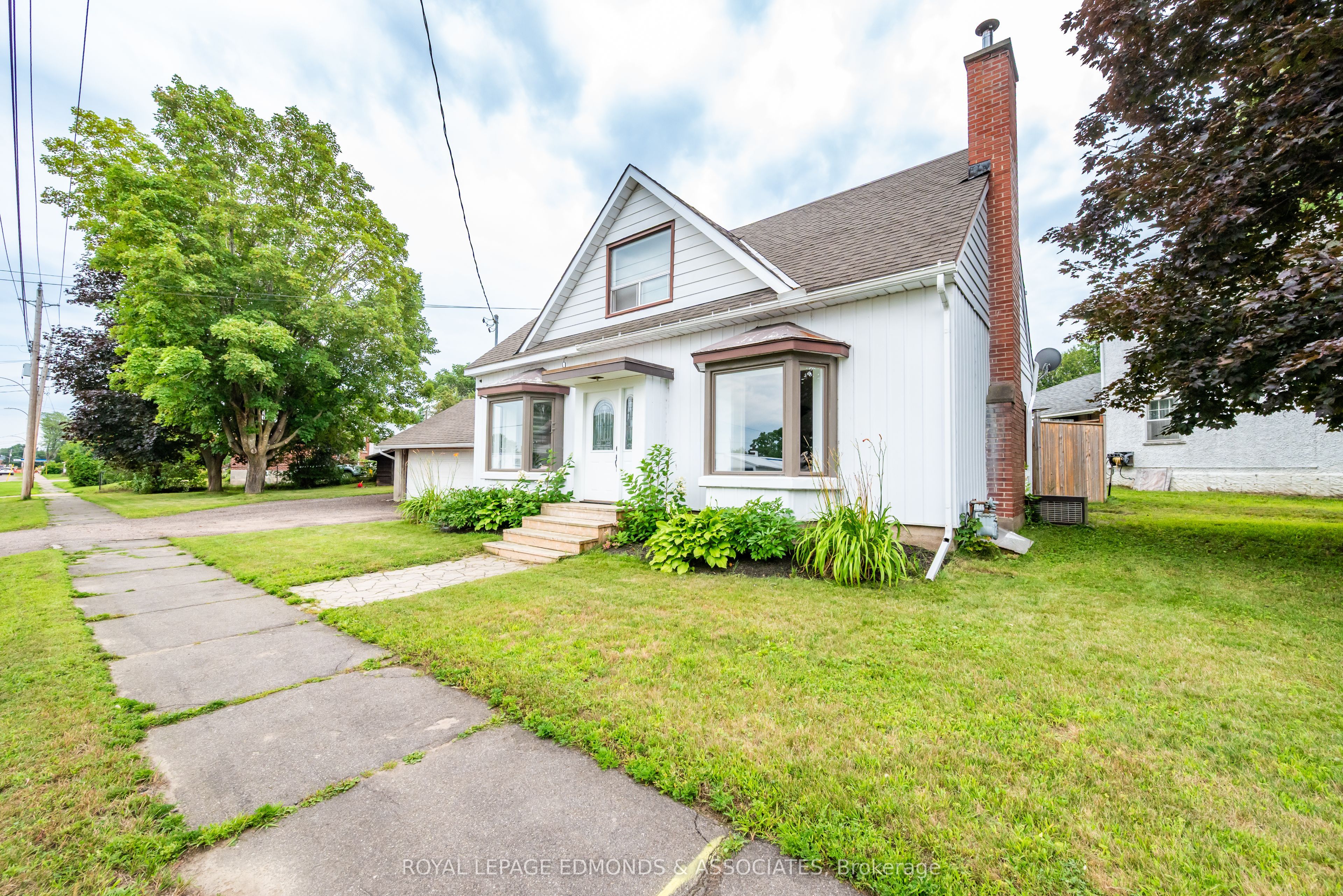 734 Front Street, Pembroke, ON K8A 6J6 photo 3
