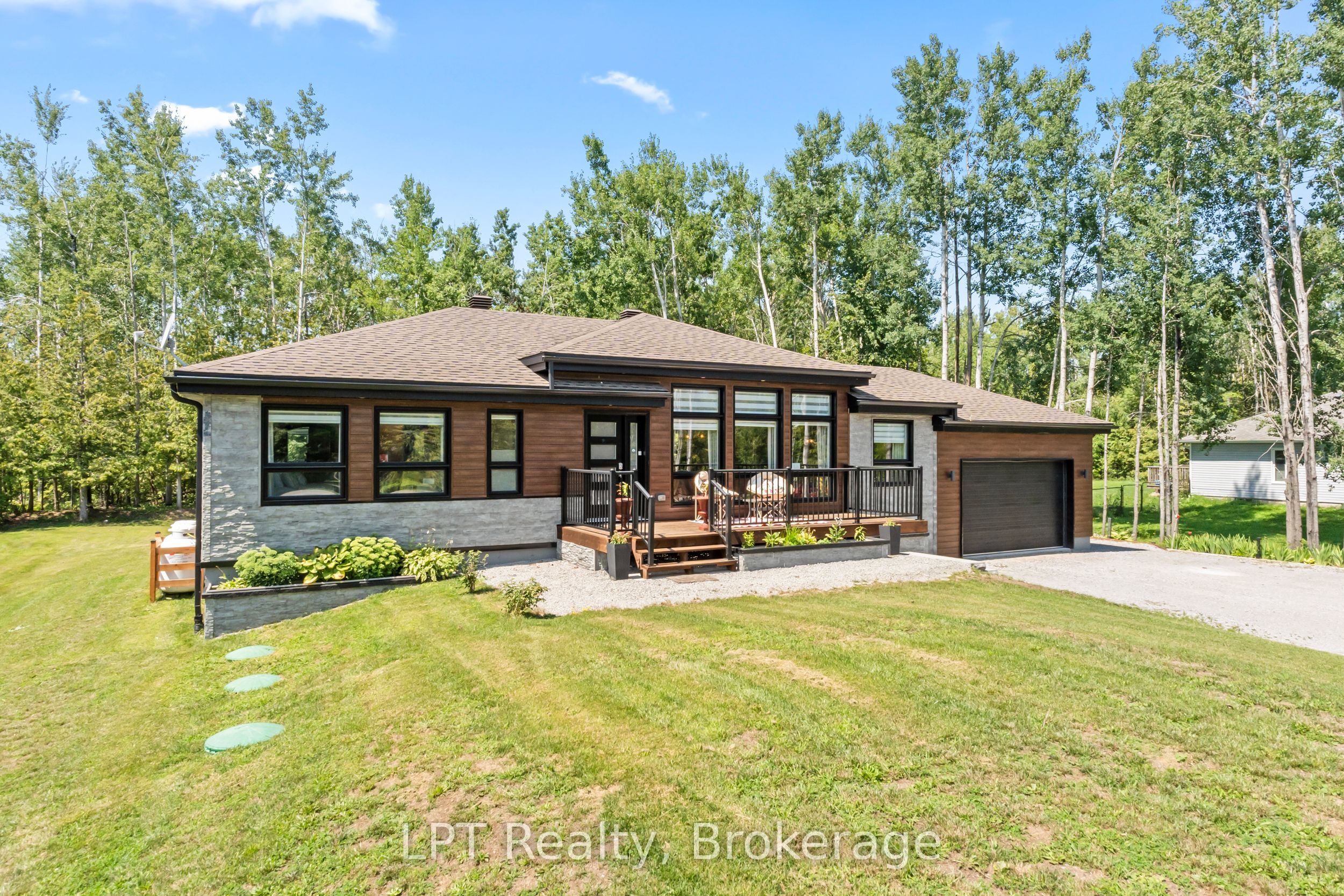 61 Pinewood Boulevard, Kawartha Lakes, ON K0M 2T0