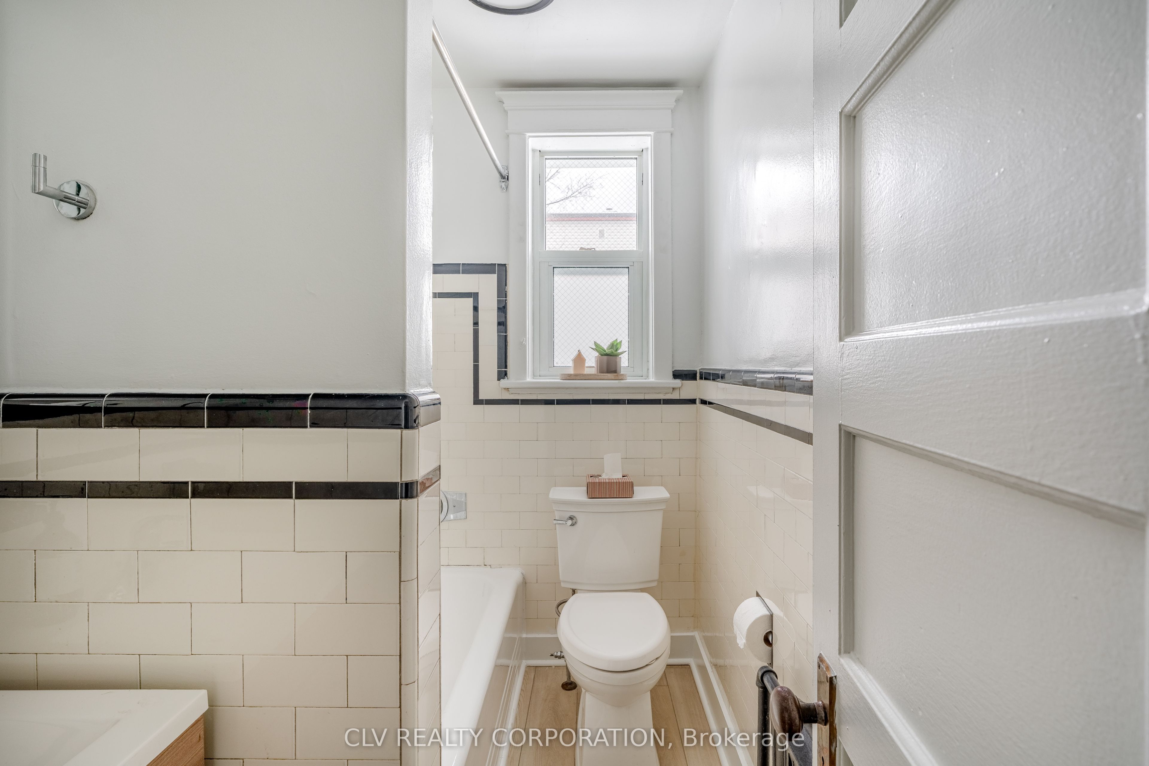 120 Wurtemburg Street 1, Lower Town - Sandy Hill, ON K1N 8M3 photo 2