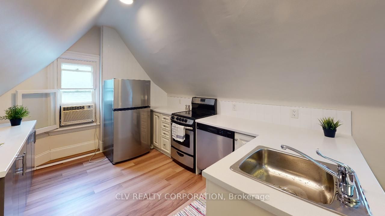 143 Maclaren Street 5, Ottawa Centre, ON K2P 0K8