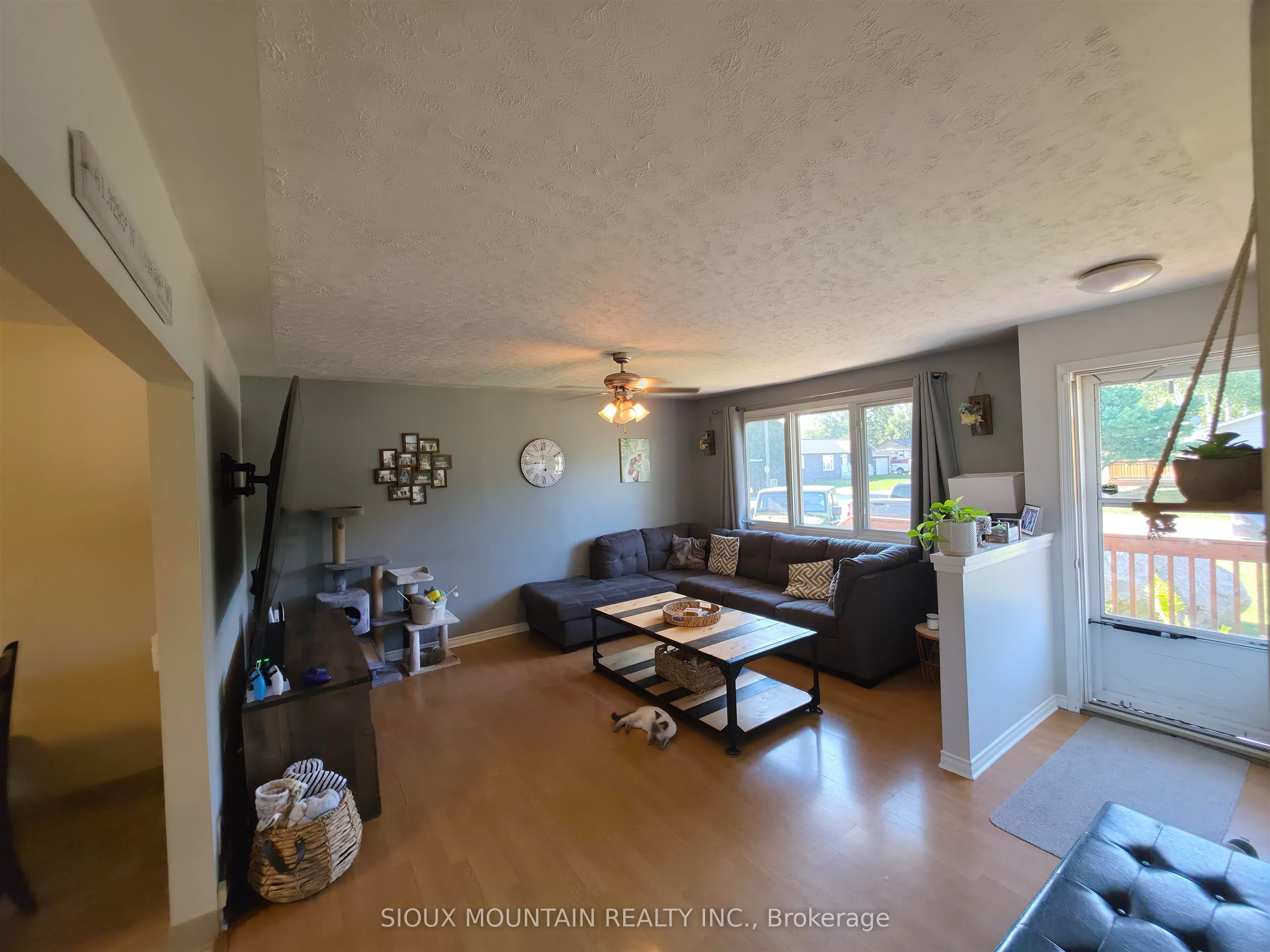 46 Curtis Street, Sioux Lookout, ON P8T 1G8 photo 2