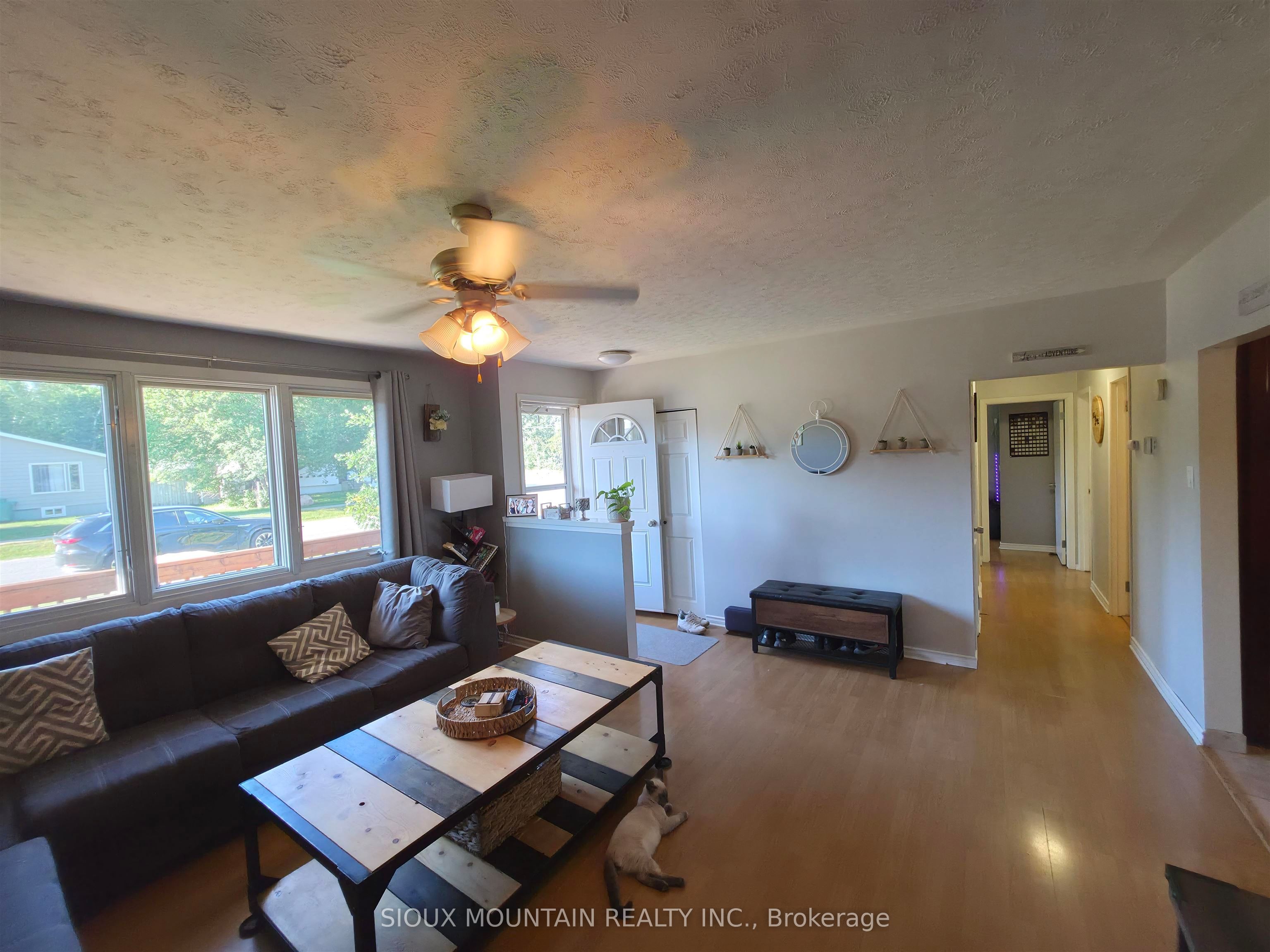 46 Curtis Street, Sioux Lookout, ON P8T 1G8 photo 3