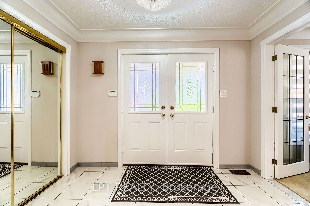 16 Vogue Court, Hamilton, ON L8E 4T3 photo 3