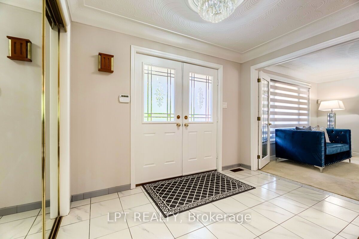 16 Vogue Court, Hamilton, ON L8E 4T3 photo 4