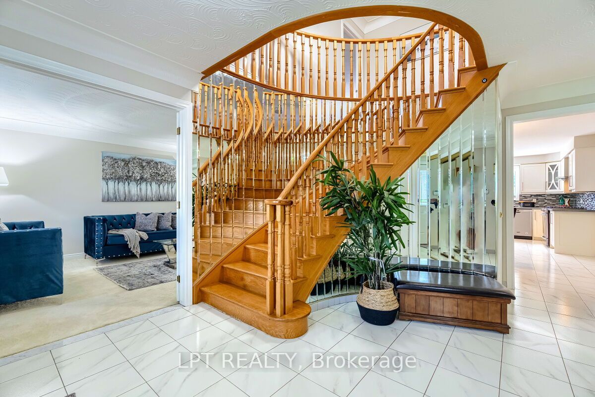 16 Vogue Court, Hamilton, ON L8E 4T3 photo 5