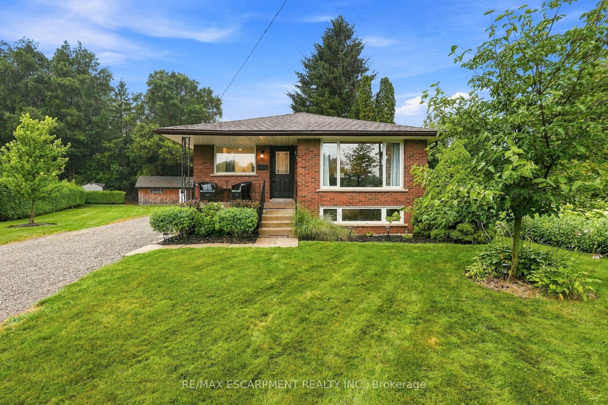 10 Taylor Crescent, Hamilton, ON L9H 6B3 photo 2