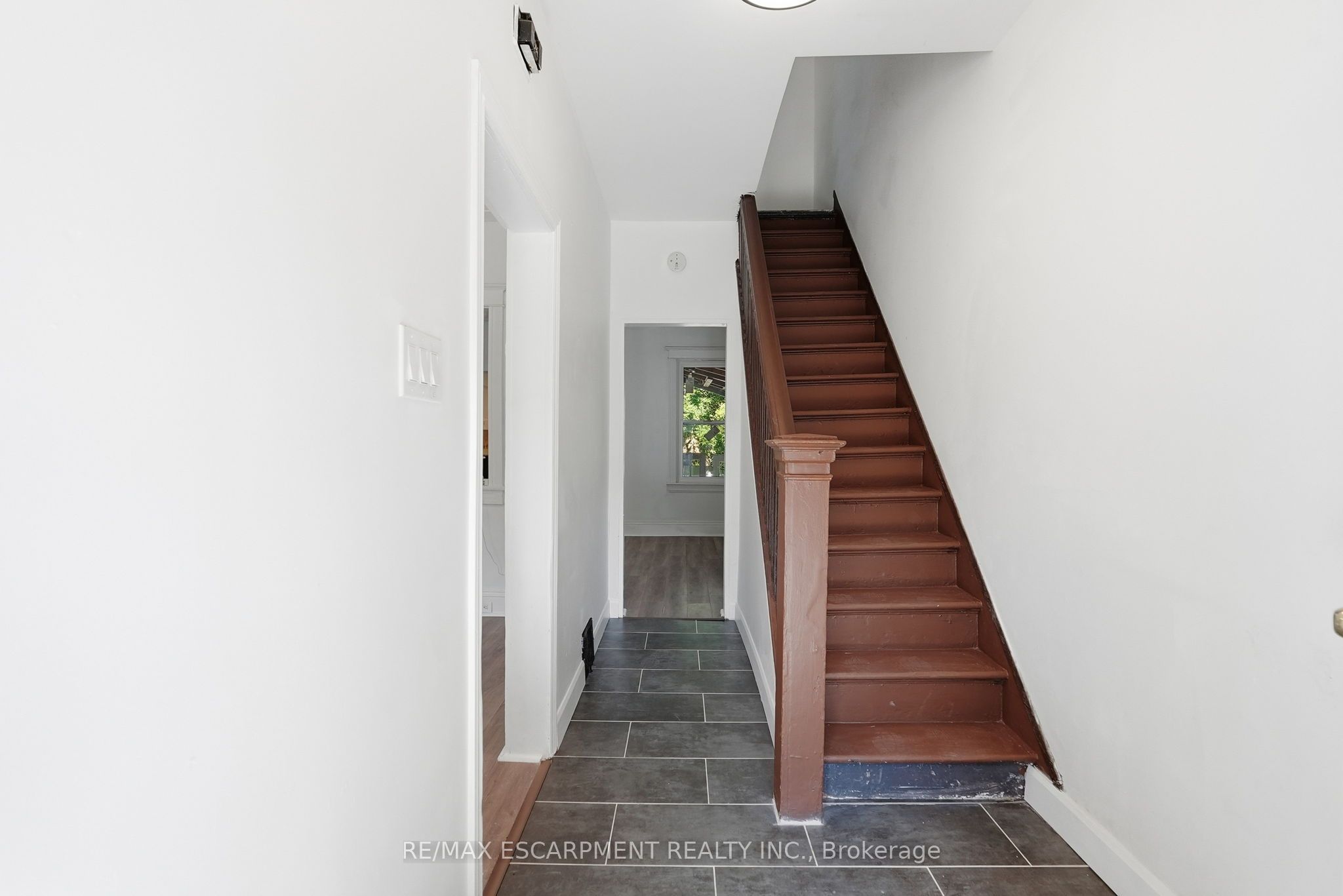 41 BARNESDALE Avenue N, Hamilton, ON L8L 6R7 photo 4