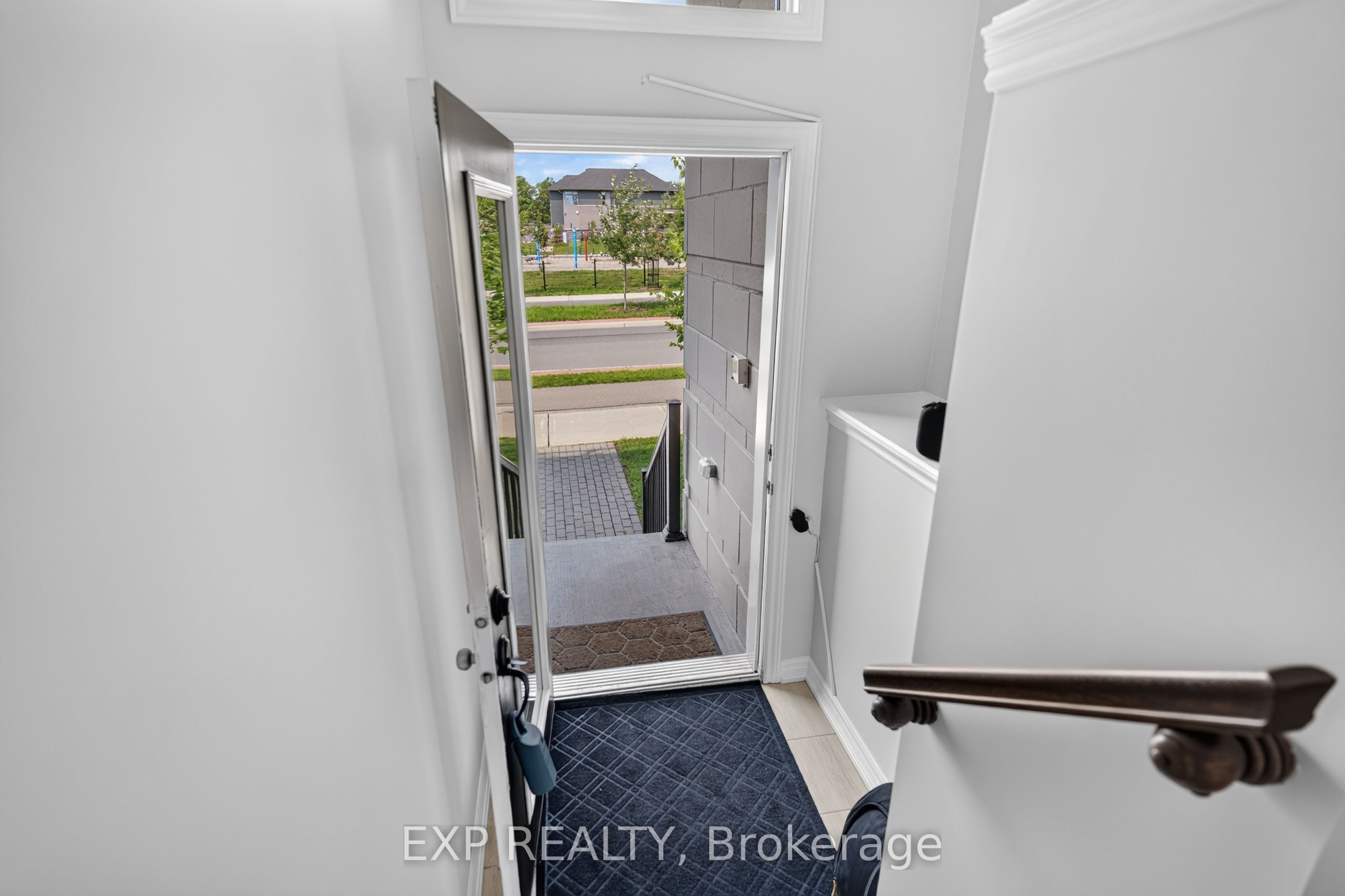 1440 HEMLOCK Road, Manor Park - Cardinal Glen and Area, ON K1K 4B9 photo 2