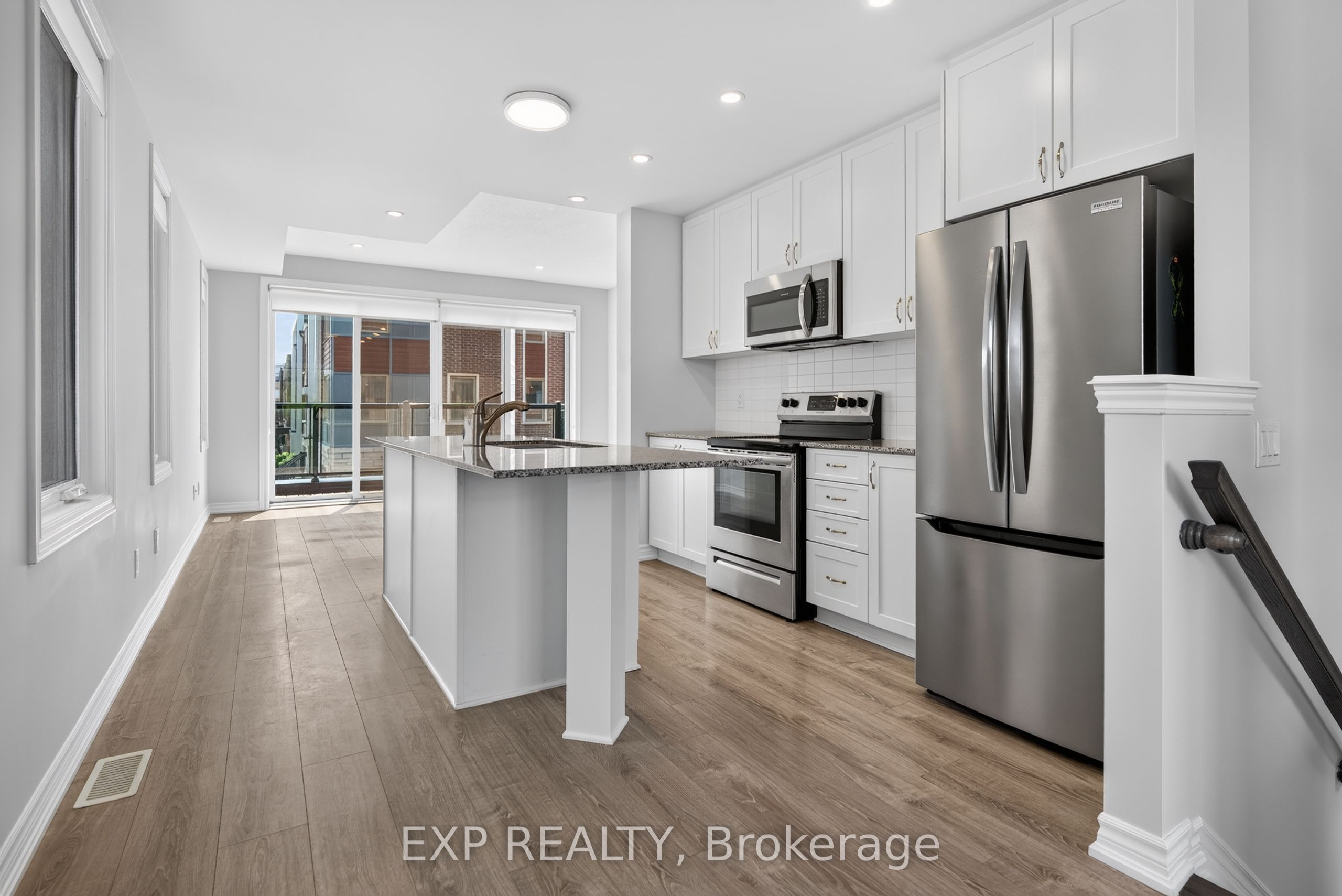 1440 HEMLOCK Road, Manor Park - Cardinal Glen and Area, ON K1K 4B9 photo 3