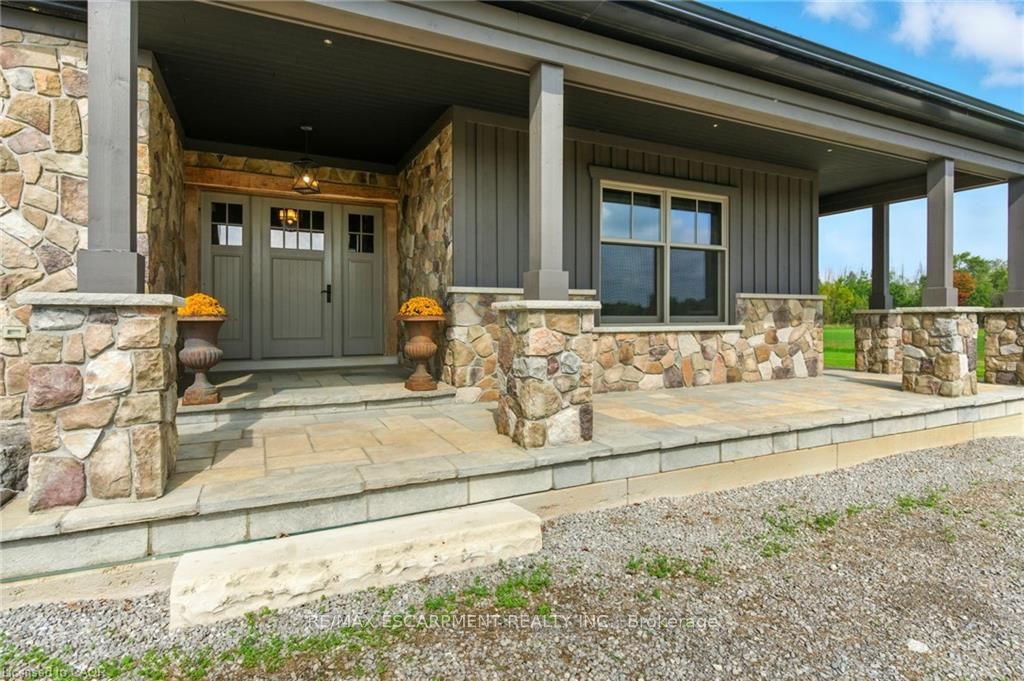 437 6th Concession Road E, Hamilton, ON L8B 1A3 photo 3