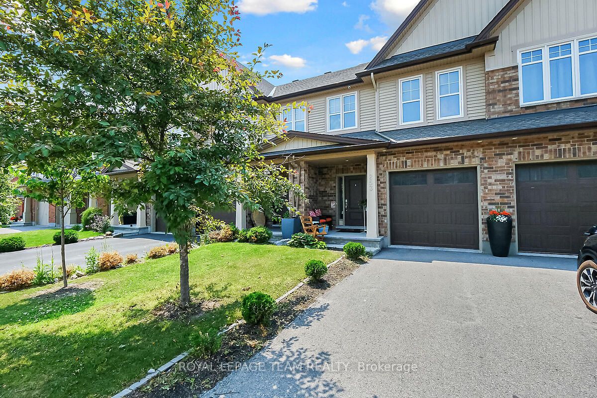 253 Fergus Crescent, Barrhaven, ON K2J 3L7