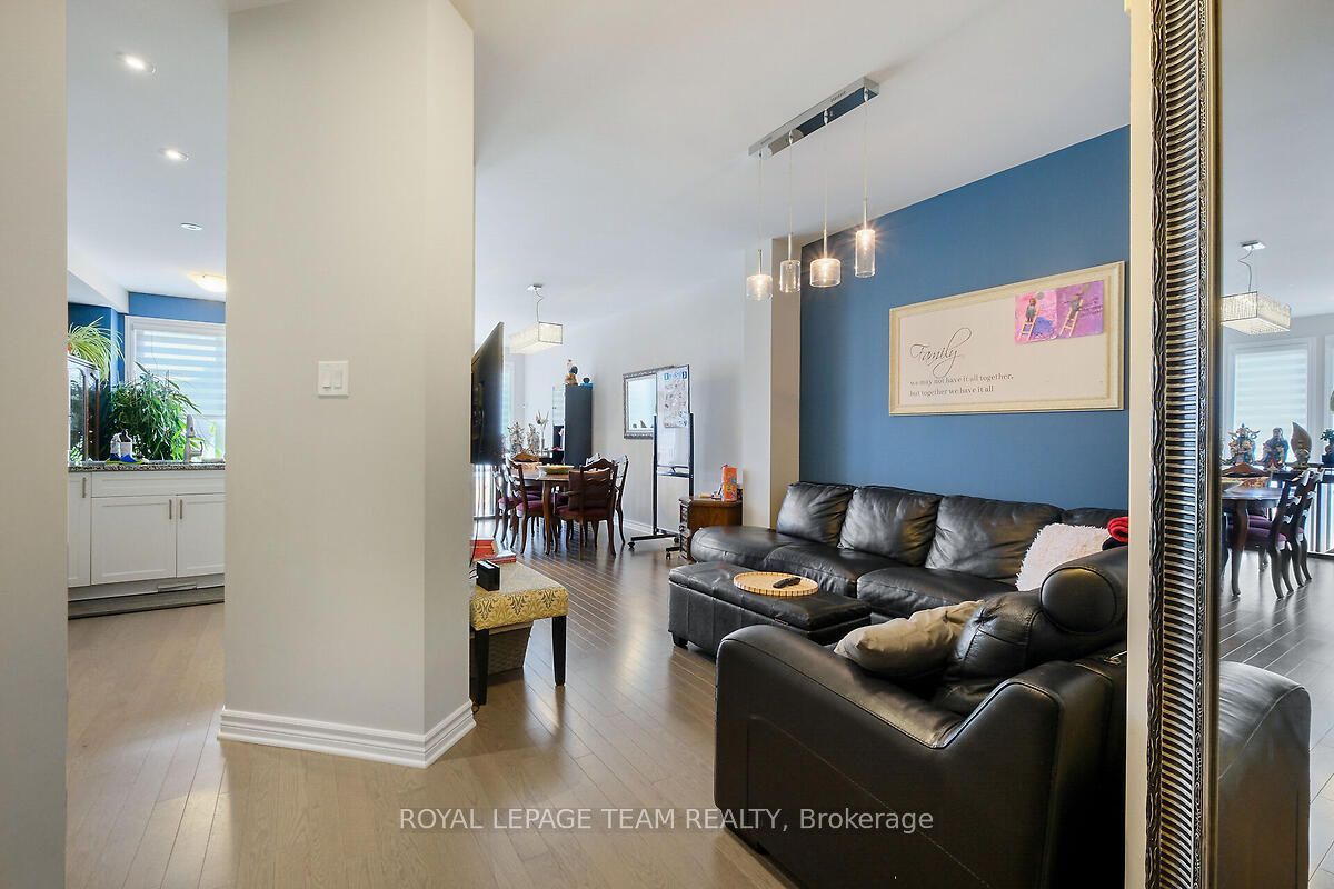 253 Fergus Crescent, Barrhaven, ON K2J 3L7 photo 4