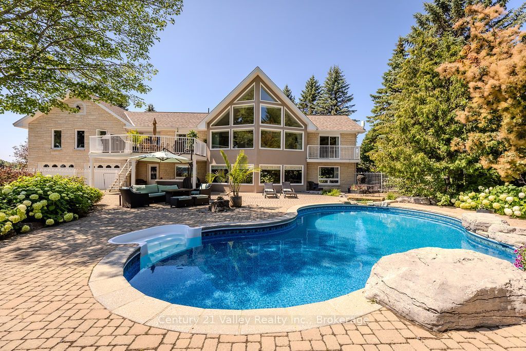 101 Biederman Road, North Algona Wilberforce, ON K0J 1X0