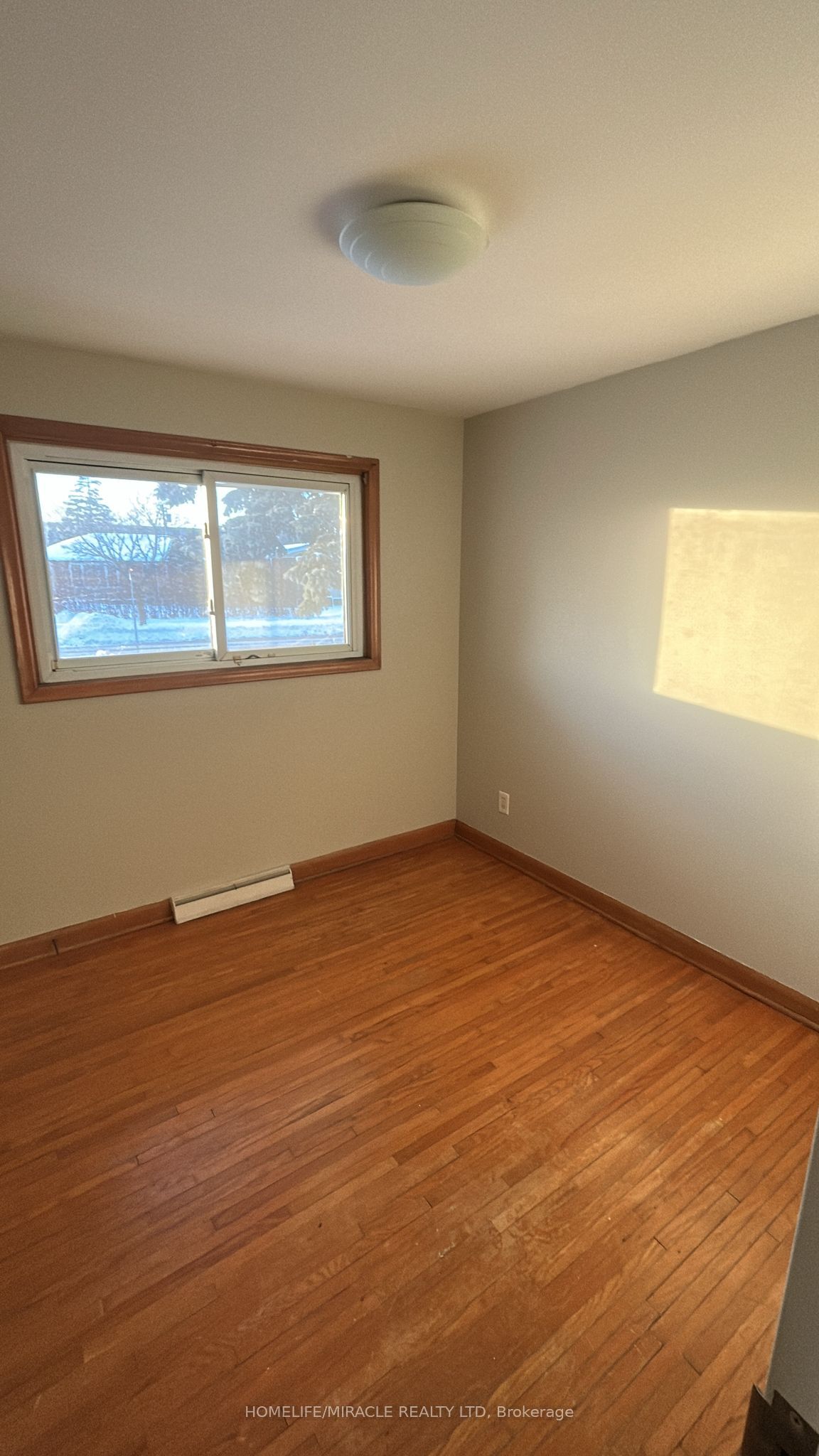 26 Glengarry Road Upper, St. Catharines, ON L2T 2V2 photo 3