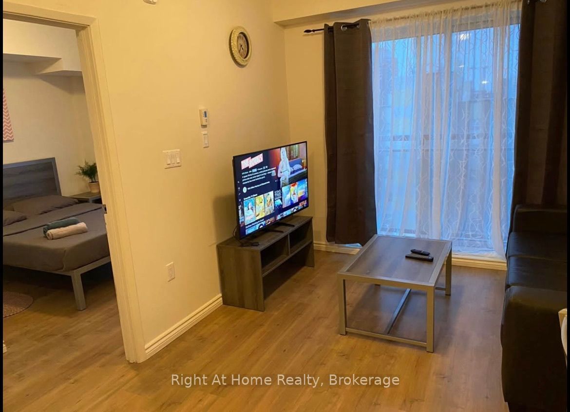 275 LARCH Street B602, Waterloo, ON N2H 0J2 photo 5