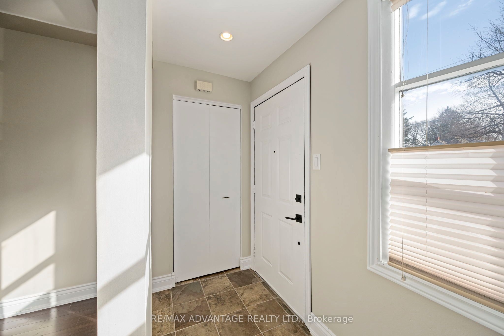 945 Colborne Street, London East, ON N6A 4A5 photo 5