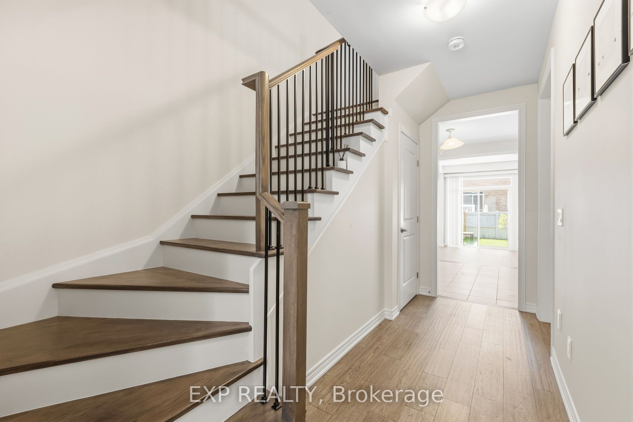 289 Raymond Road, Hamilton, ON L9K 0H8 photo 4