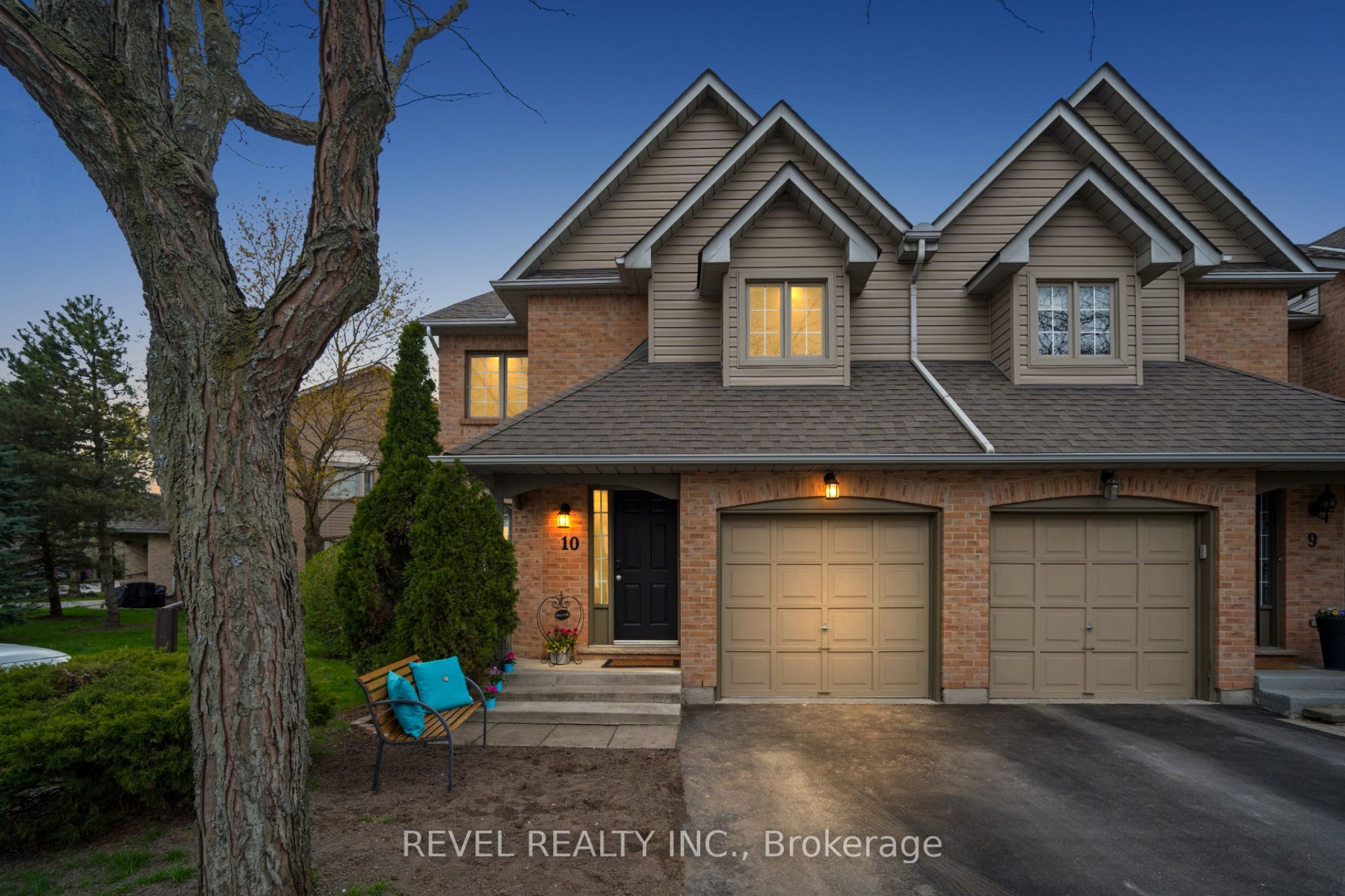 320 Hamilton Drive 10, Hamilton, ON L9G 4W6