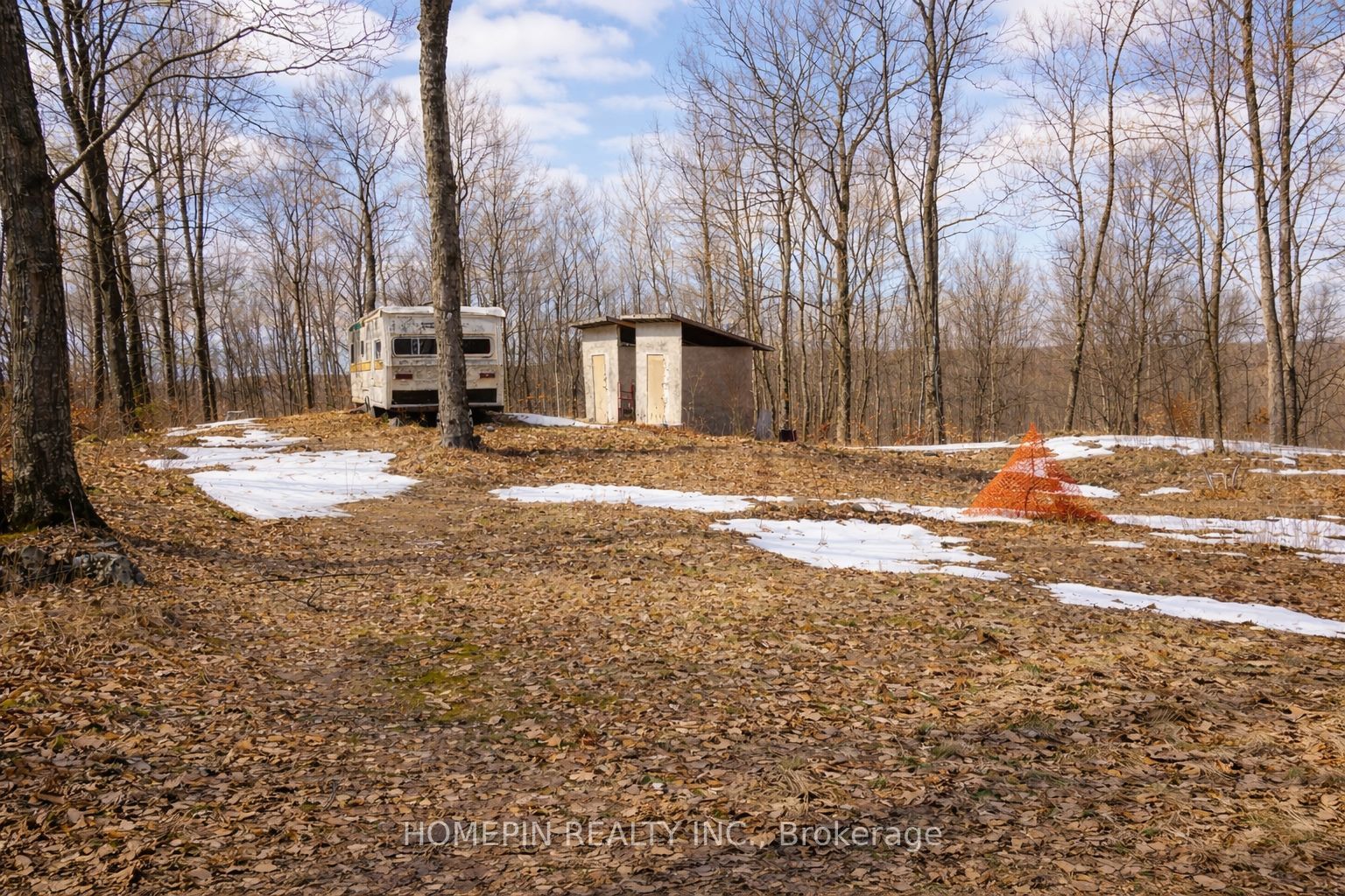 673 Buckshot Lake Road, Addington Highlands, ON K0H 1K0