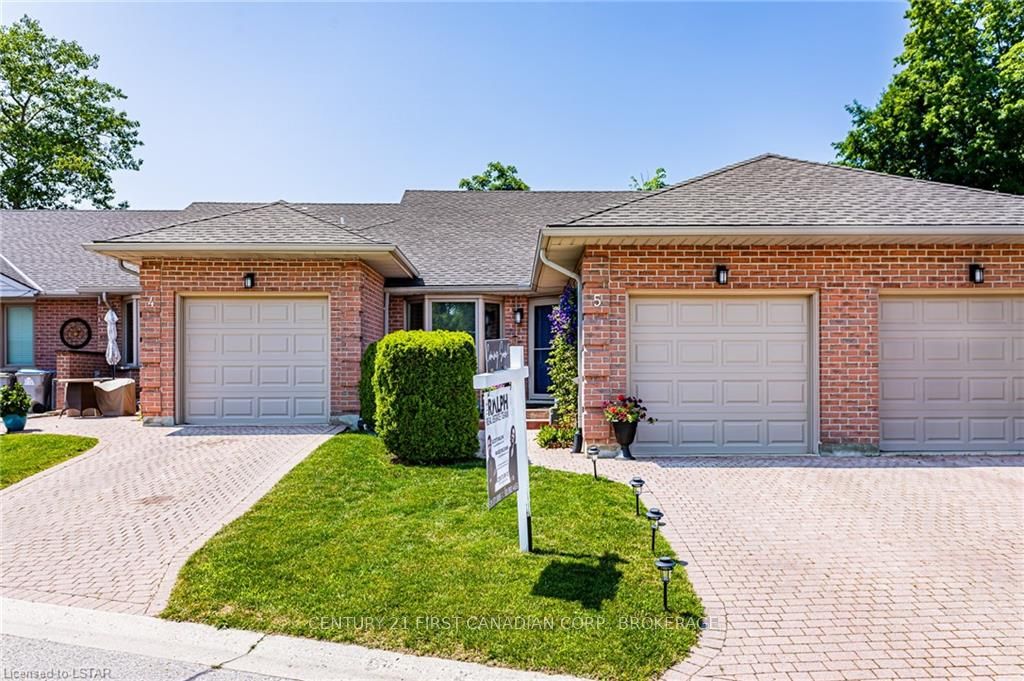 90 ONTARIO Street S 5, Lambton Shores, ON N0M 1T0 photo 3
