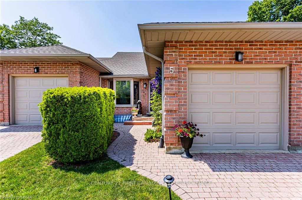 90 ONTARIO Street S 5, Lambton Shores, ON N0M 1T0 photo 5