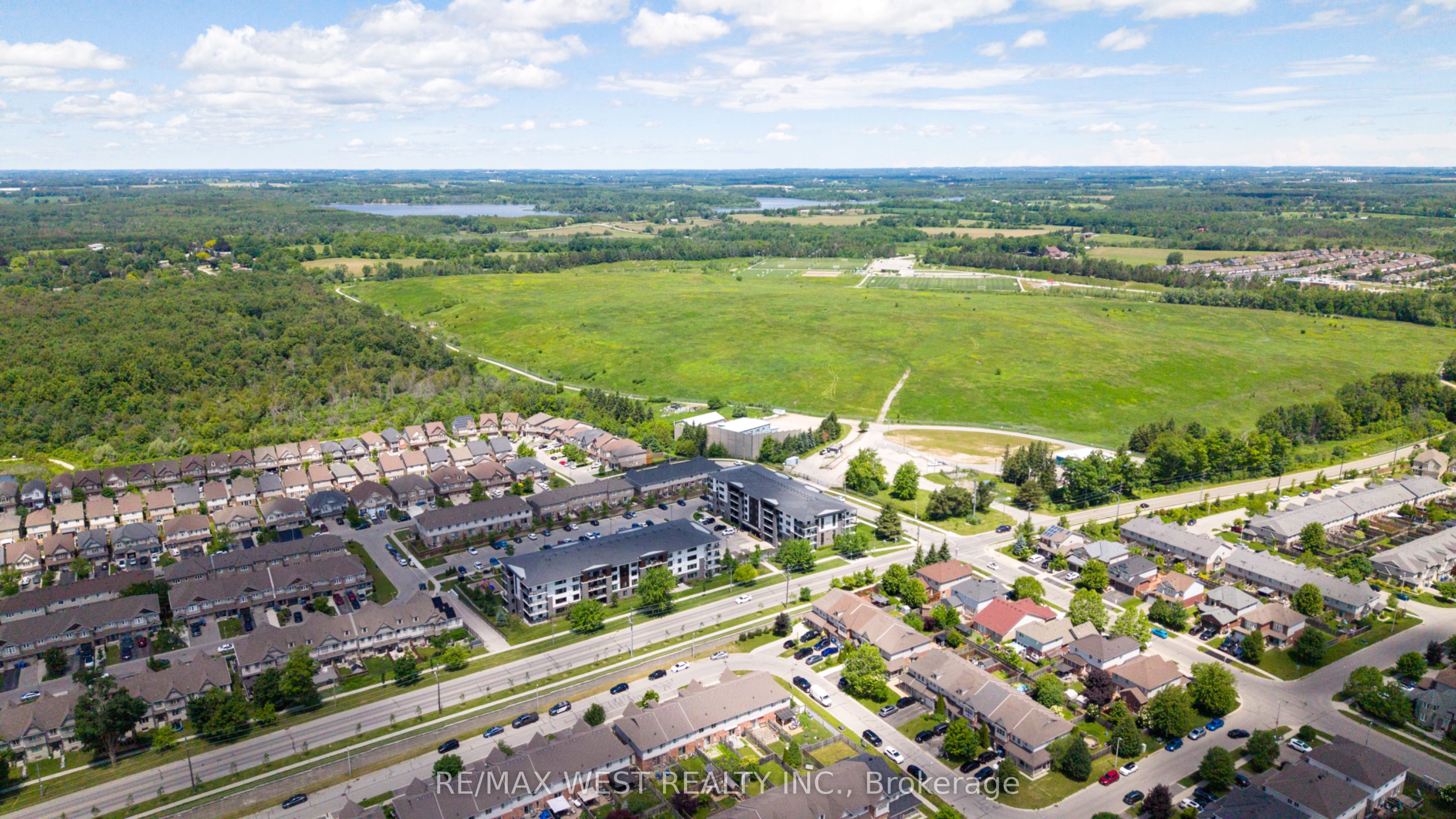 108 SUMMIT RIDGE Drive 207, Guelph, ON N1E 0P8 photo 2
