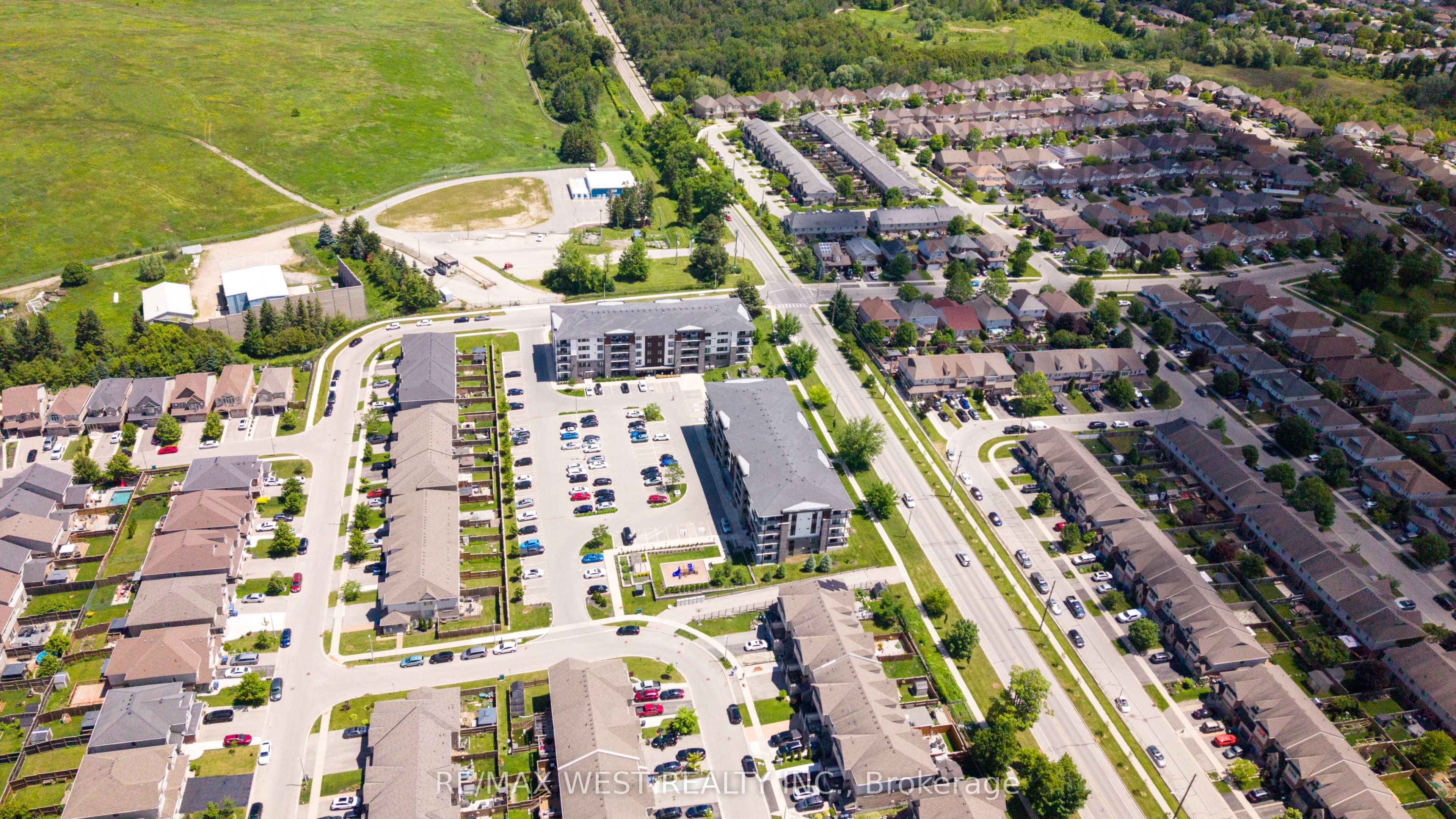 108 SUMMIT RIDGE Drive 207, Guelph, ON N1E 0P8 photo 3