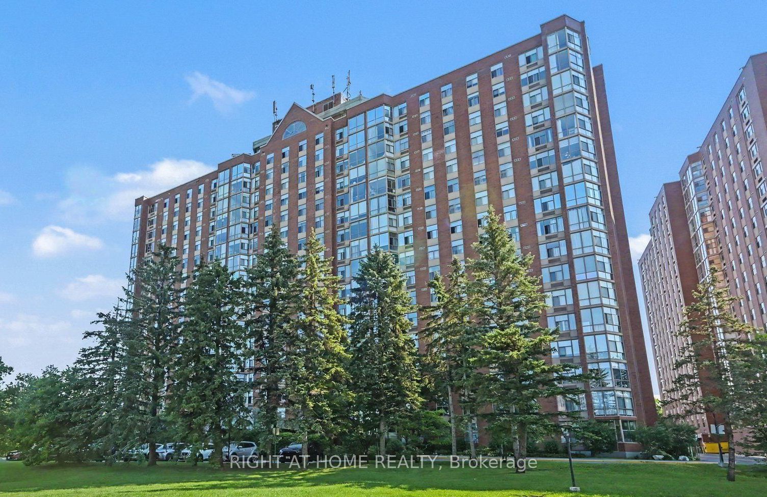 2759 Carousel Crescent N 701, Blossom Park - Airport and Area, ON K1T 2N5
