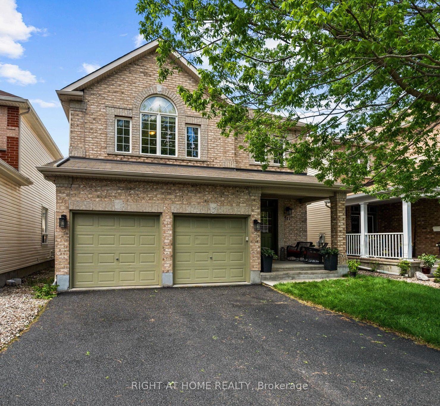 517 STONECHURCH Way, Barrhaven, ON K2J 0C6