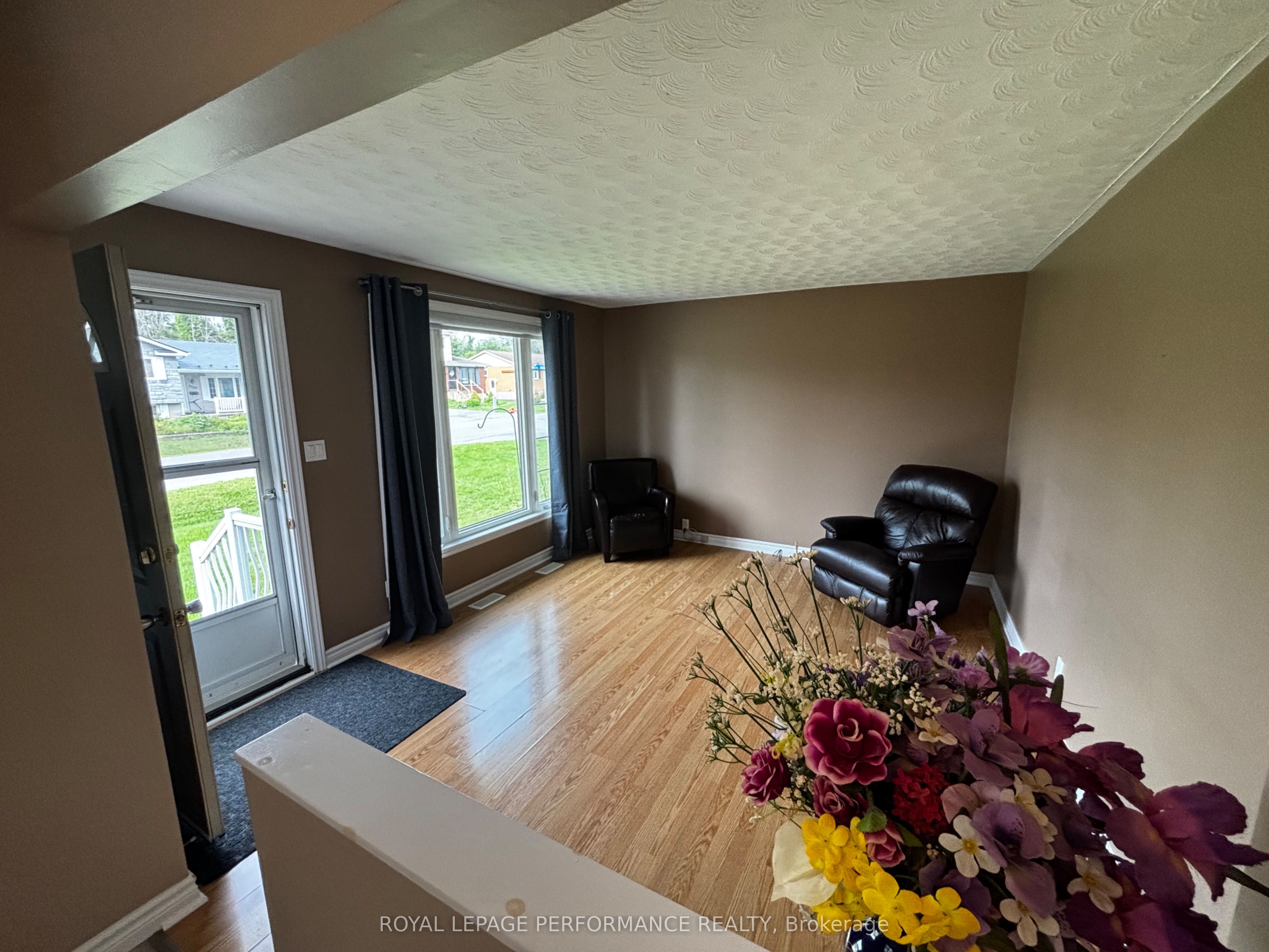 3013 Johnston Avenue, Cornwall, ON K6K 1G8 photo 2