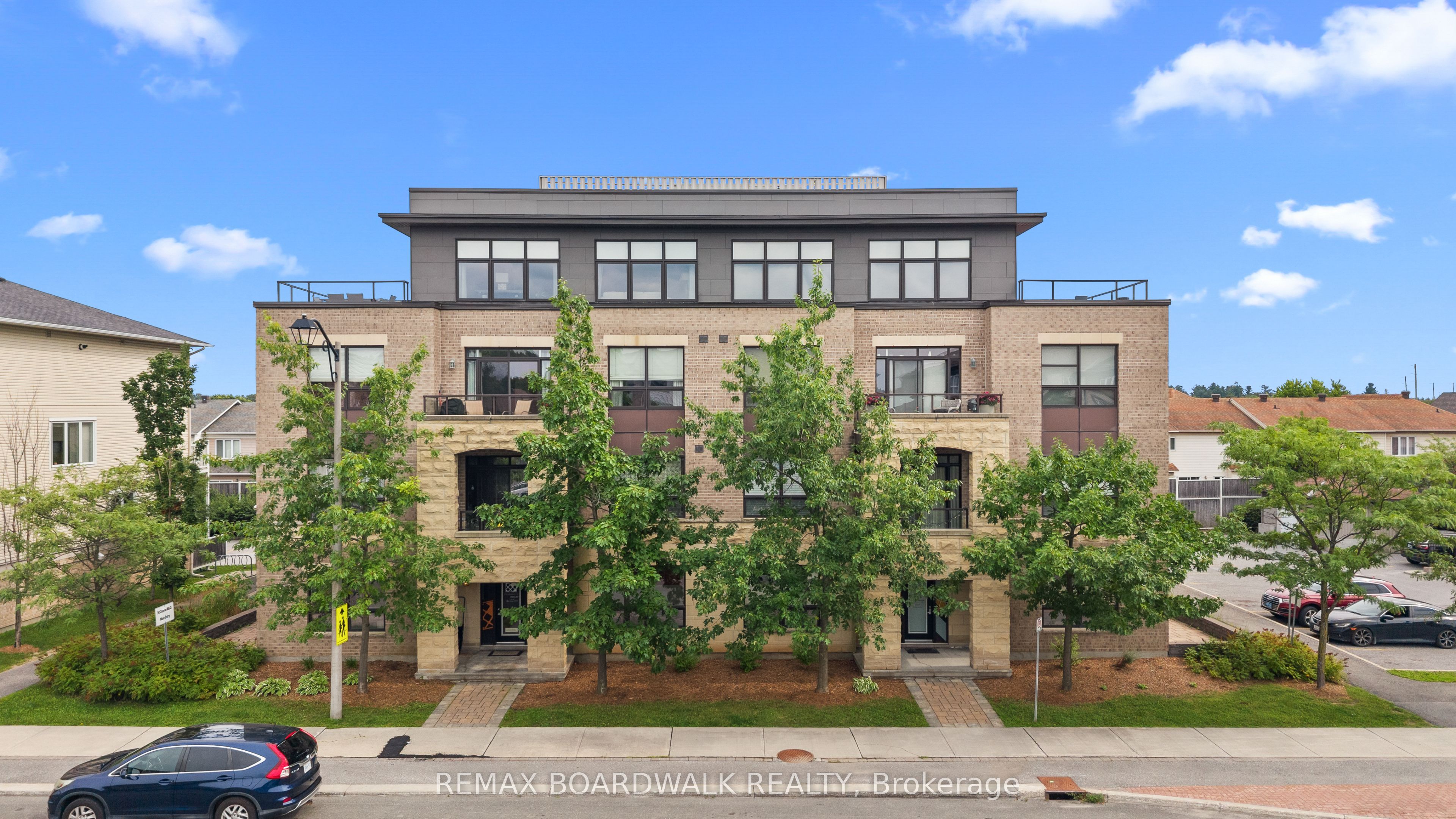 760 Chapman Mills Drive 302, Barrhaven, ON K2J 3V2
