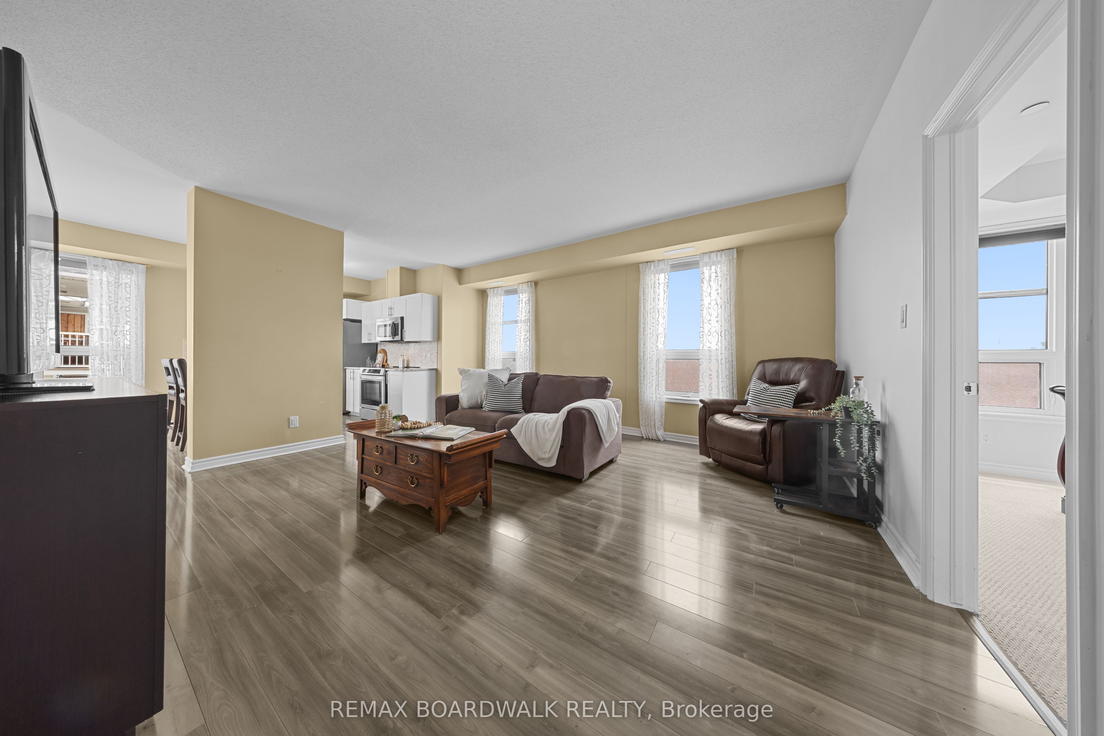 760 Chapman Mills Drive 302, Barrhaven, ON K2J 3V2 photo 5
