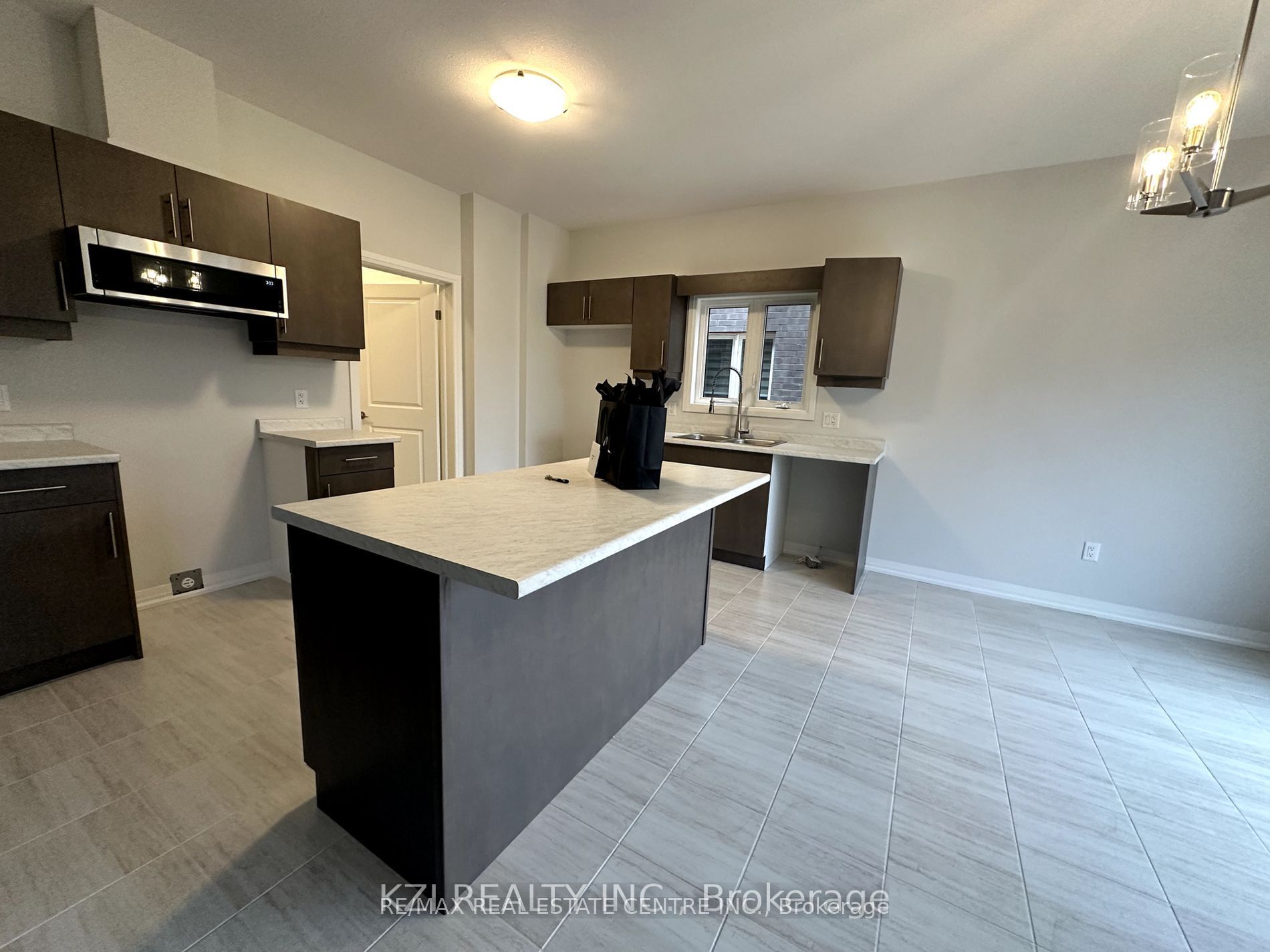 27 Samuel Avenue, Pelham, ON L3B 5N5 photo 3