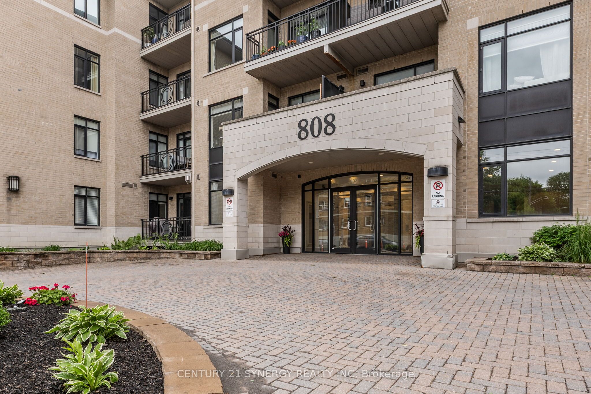 808 Bronson Avenue 312, Dows Lake - Civic Hospital and Area, ON K1S 5A4 photo 2
