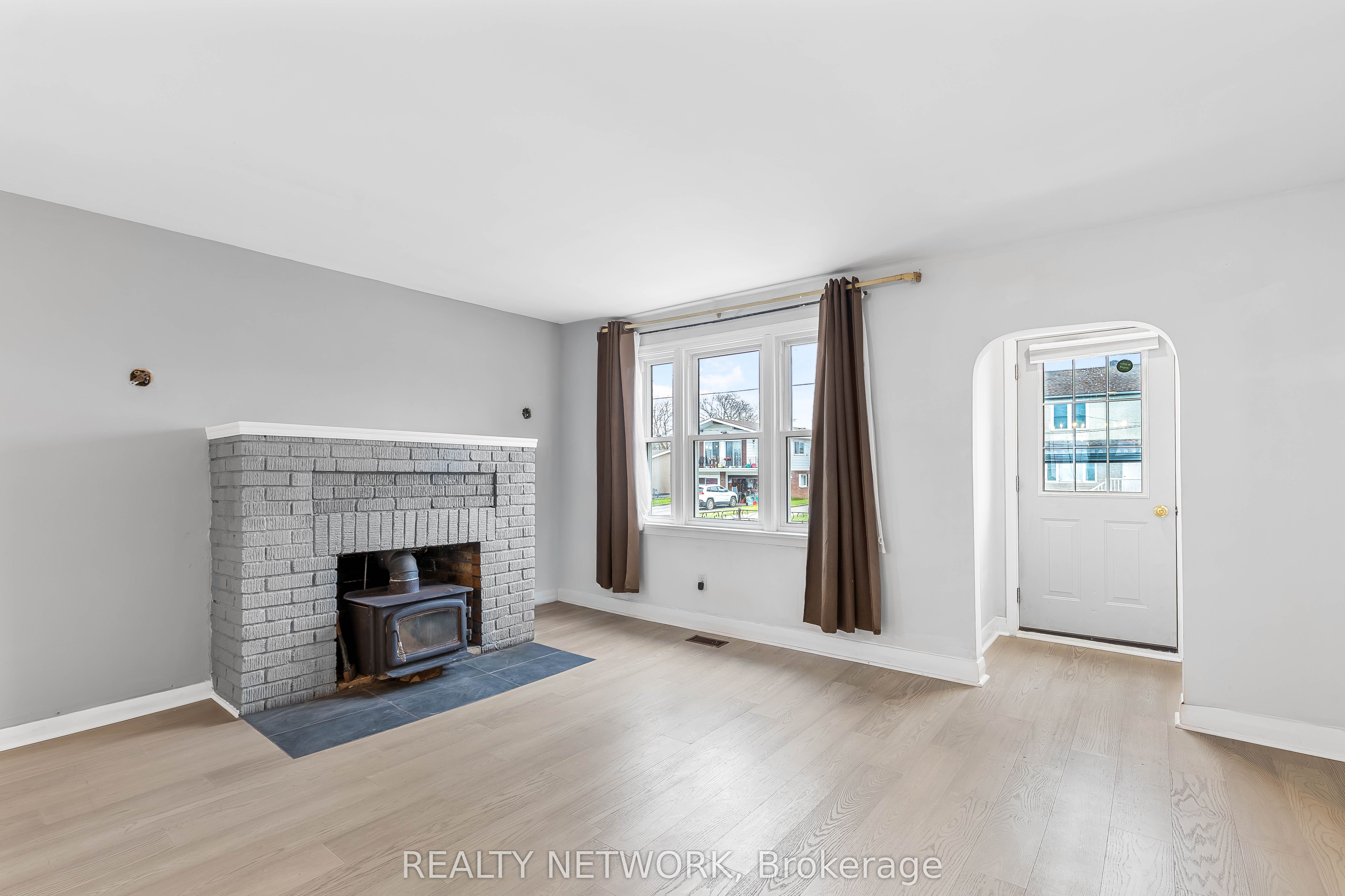 76 Johnston Street, Port Colborne, ON L3K 1G7 photo 4
