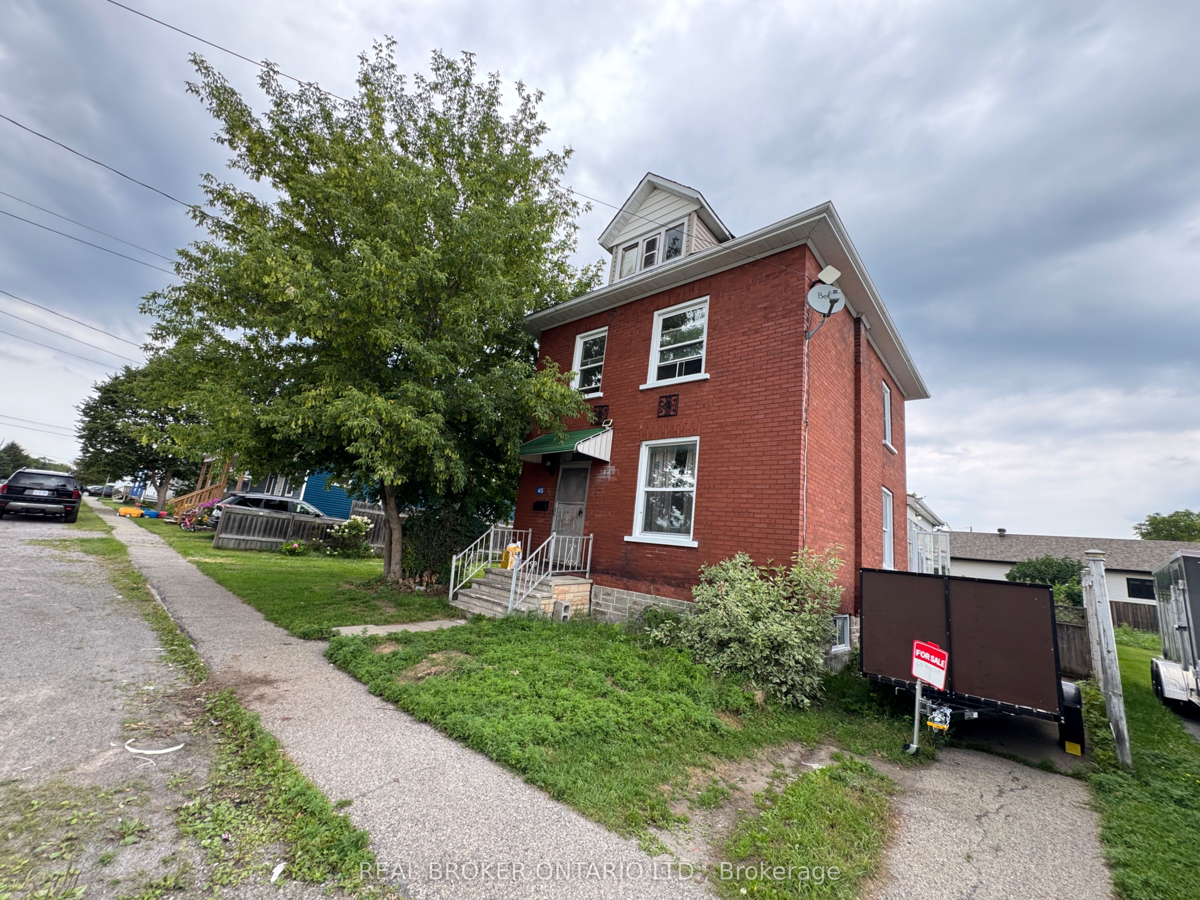 45 Alice Street, Smiths Falls, ON K7A 2W4 photo 3