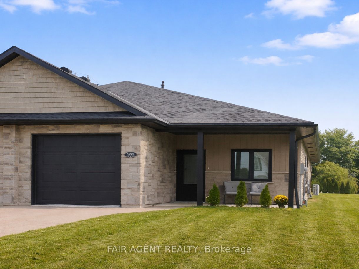 255 Albert Street 2, Huron East, ON N0G 1H0