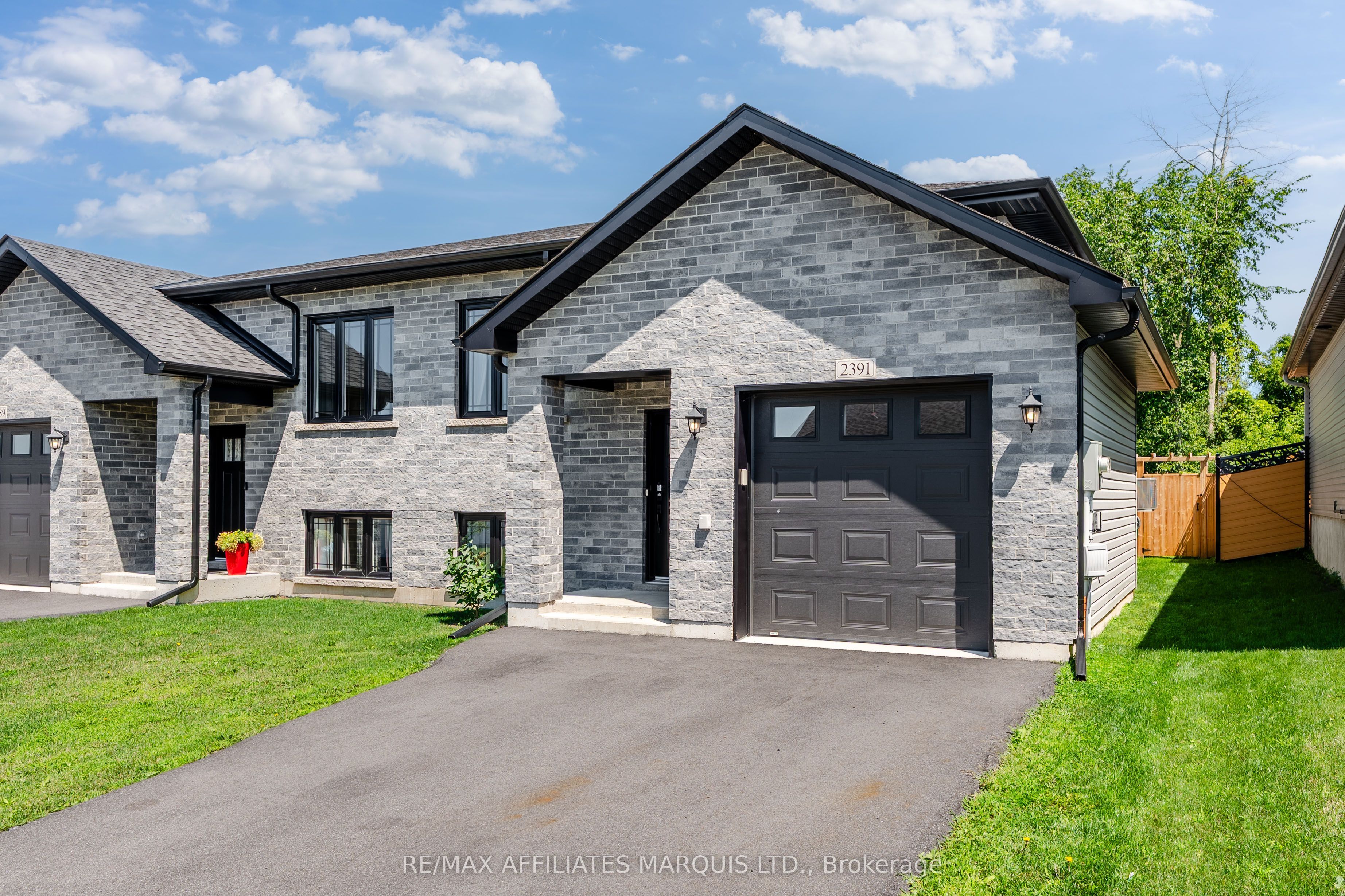 2391 Watson Crescent, Cornwall, ON K6H 0H8 photo 2